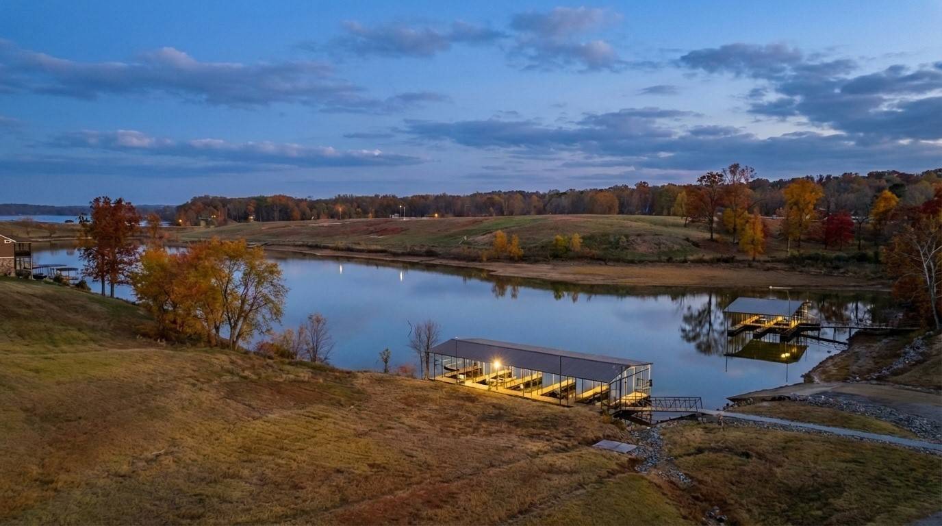 376 MOON BAY DR, Kuttawa, KY 42055