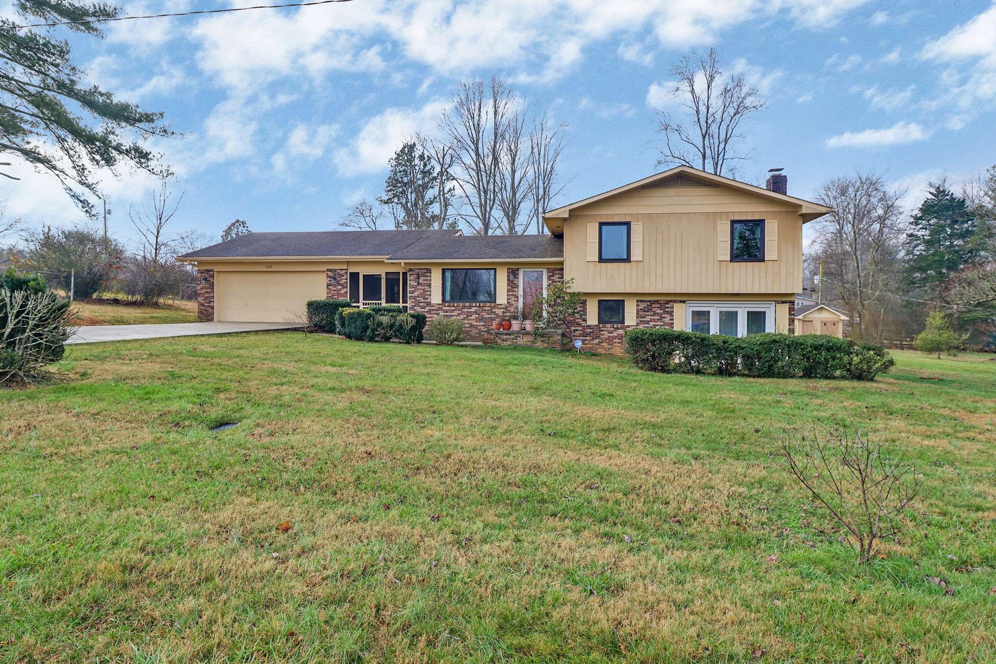 1209 Sequatchie Rd, Pikeville, TN 37367