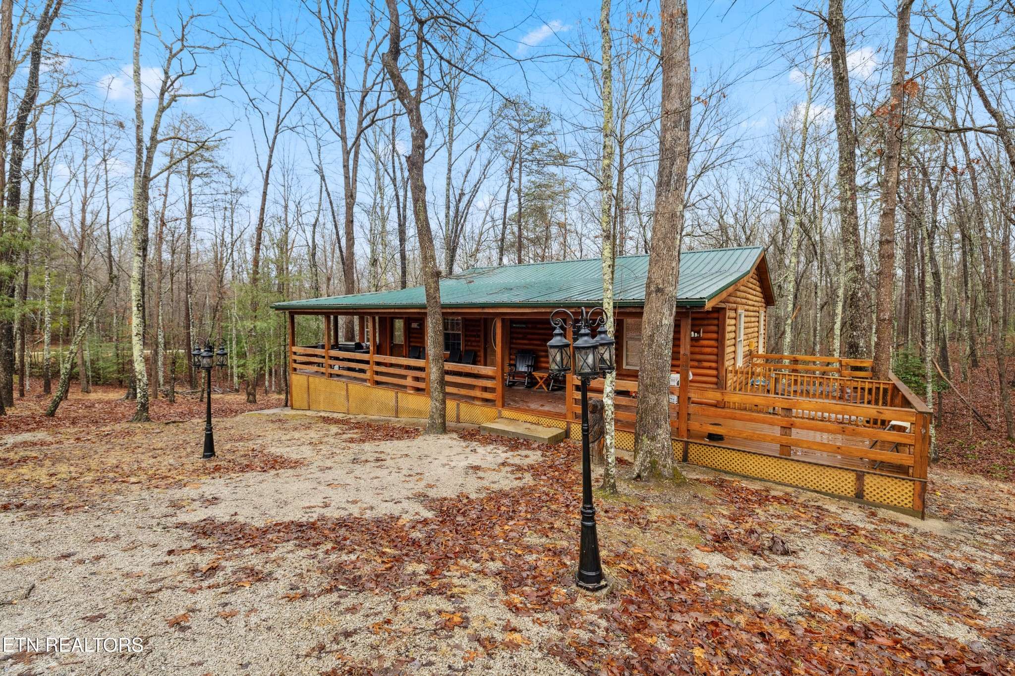 930 Wilderness Tr, Oneida, TN 37841