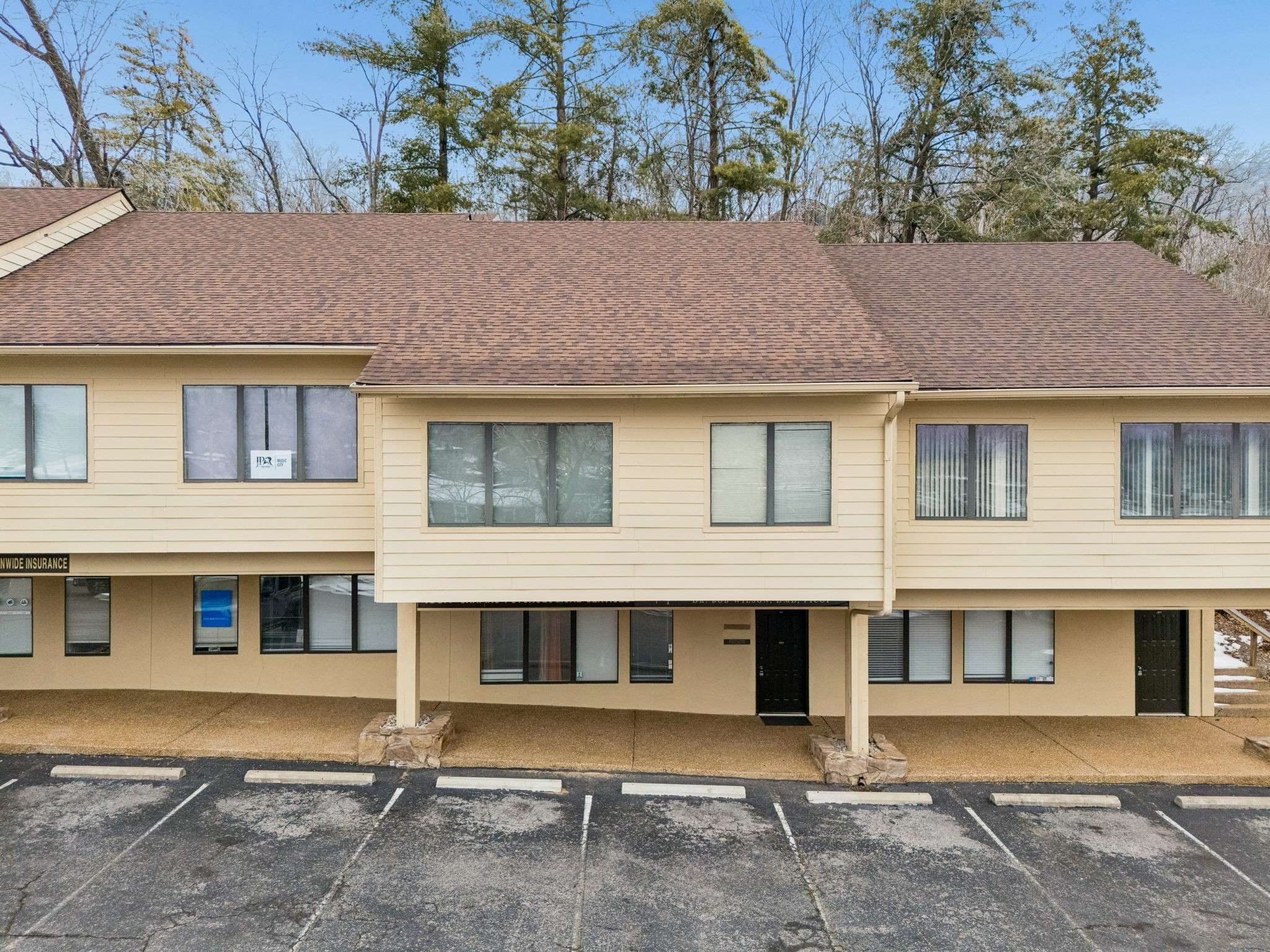 165 Belle Forest Cir, Nashville, TN 37221