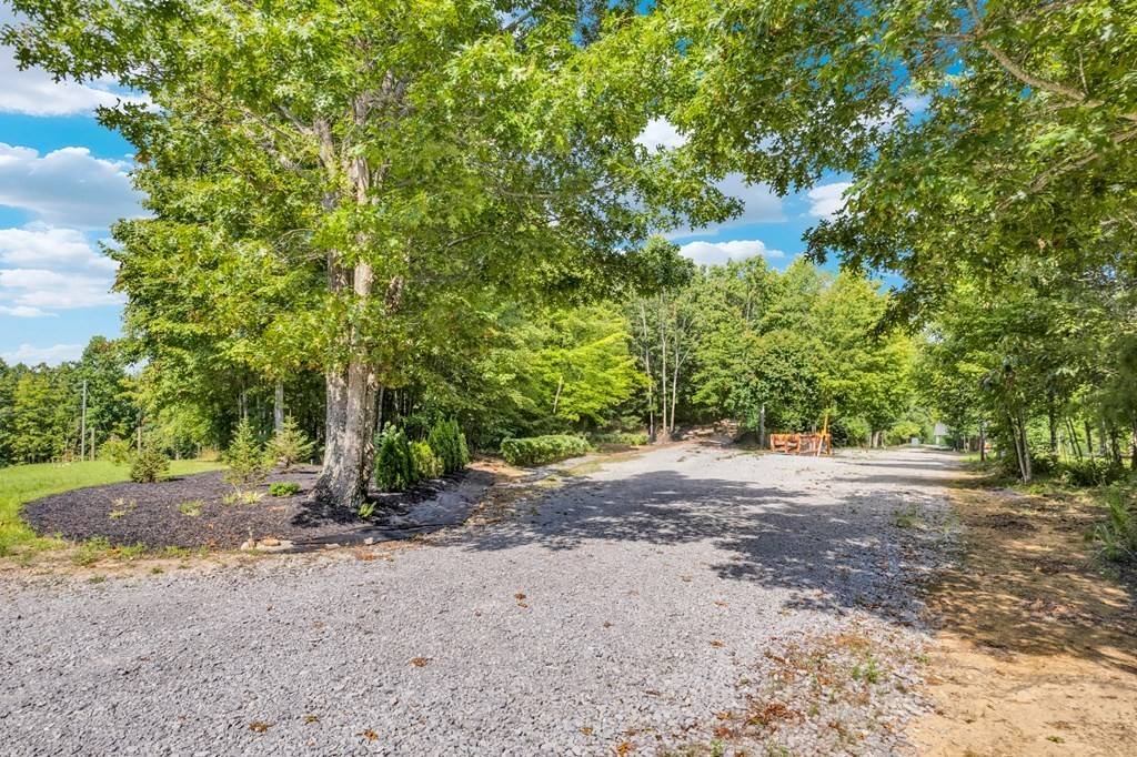 1280 Soak Creek Ln, Grandview, TN 37337