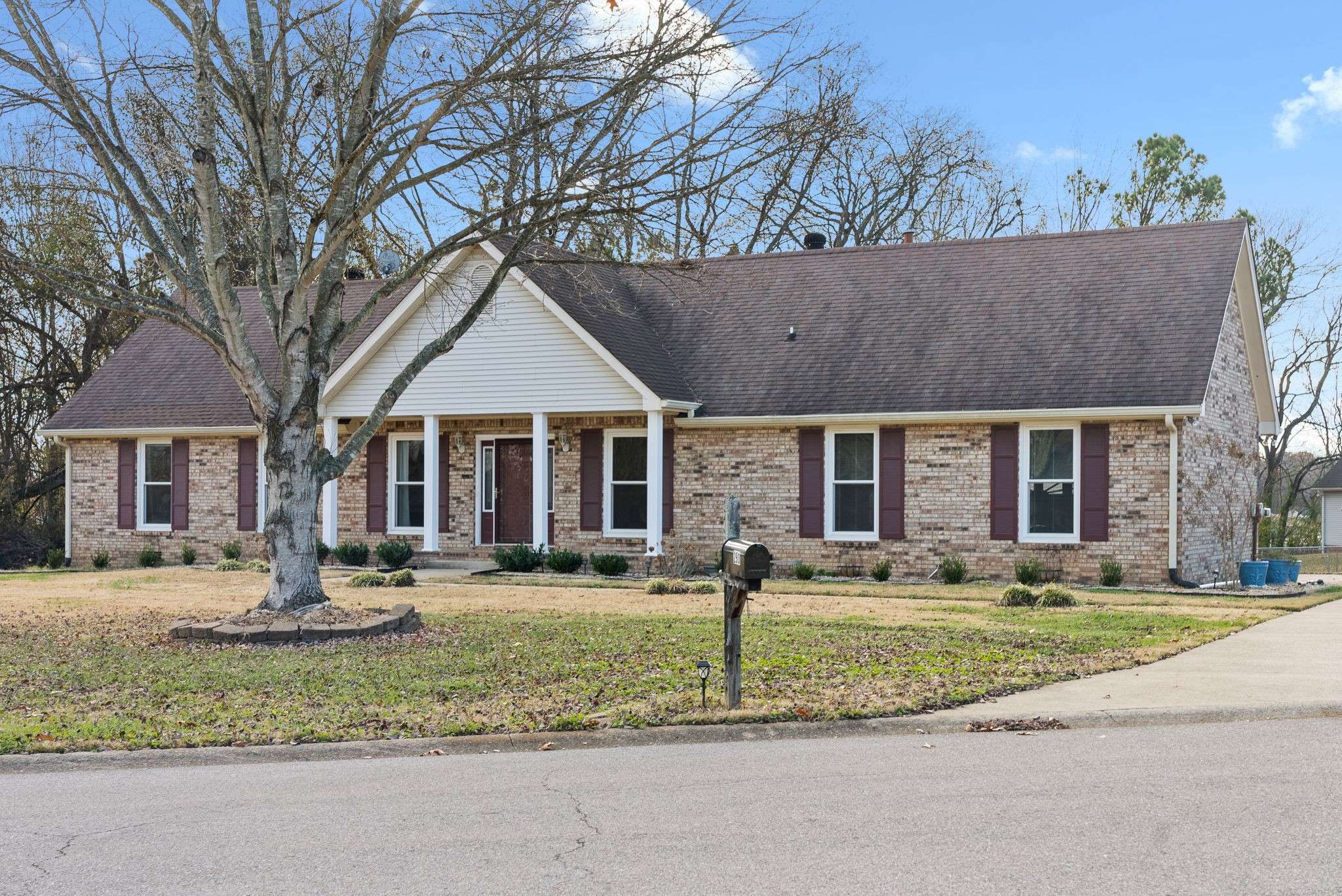 290 Andrew Jackson Dr, Clarksville, TN 37043