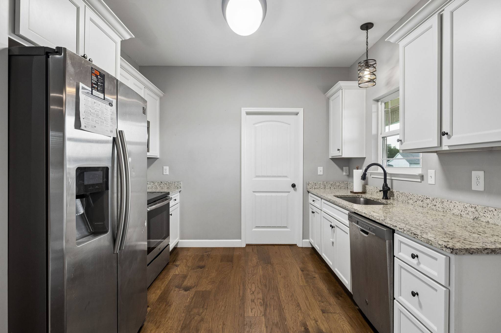 809 Hooper Rd, Charlotte, TN 37036