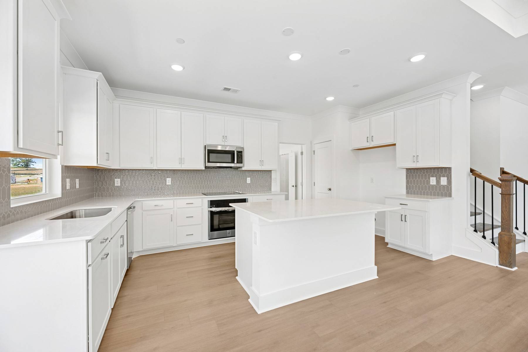 2560 Peaceful Valley Drive, Columbia, TN 38401