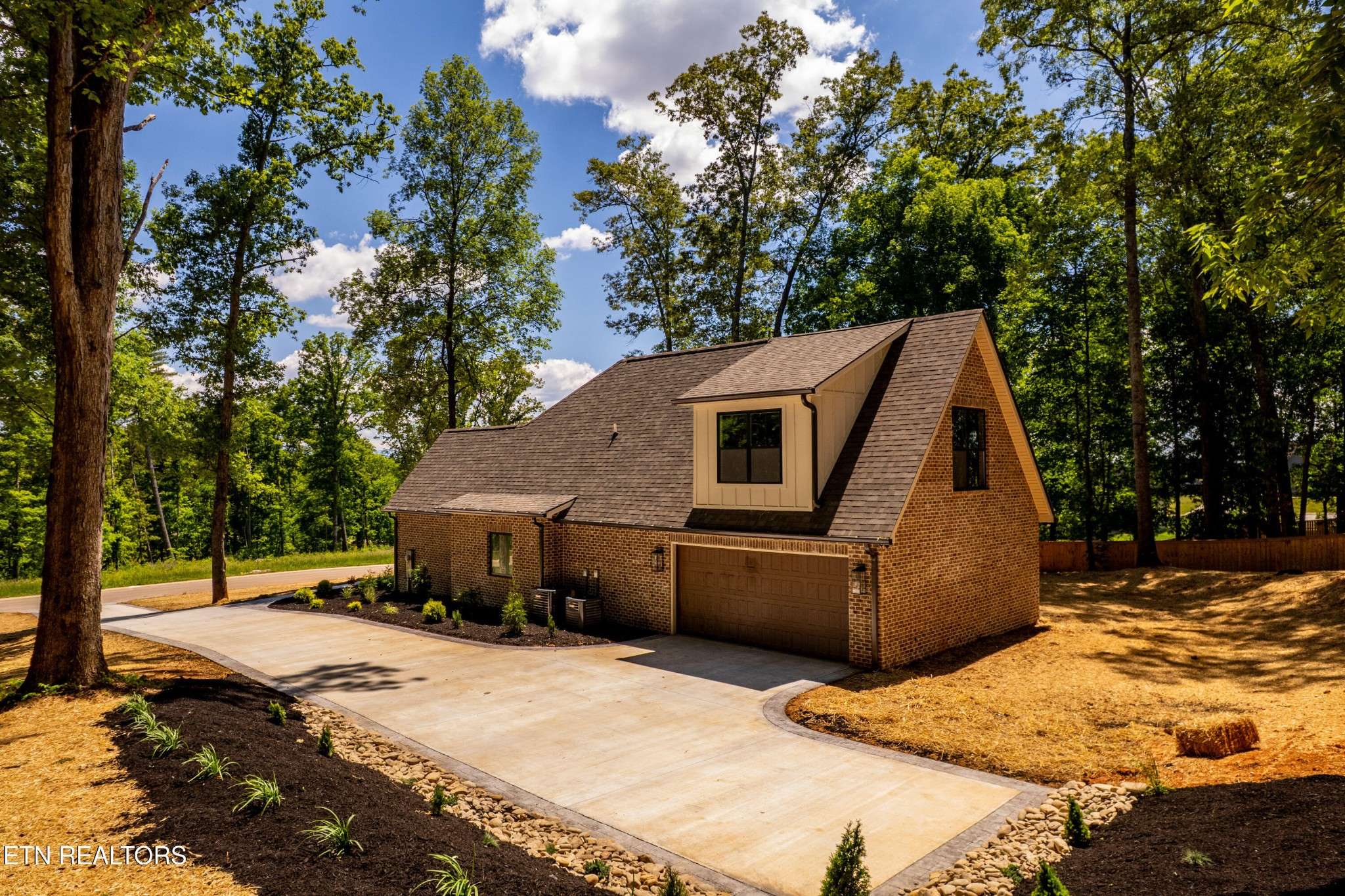 5816 Caswell Drive, Greenback, TN 37742