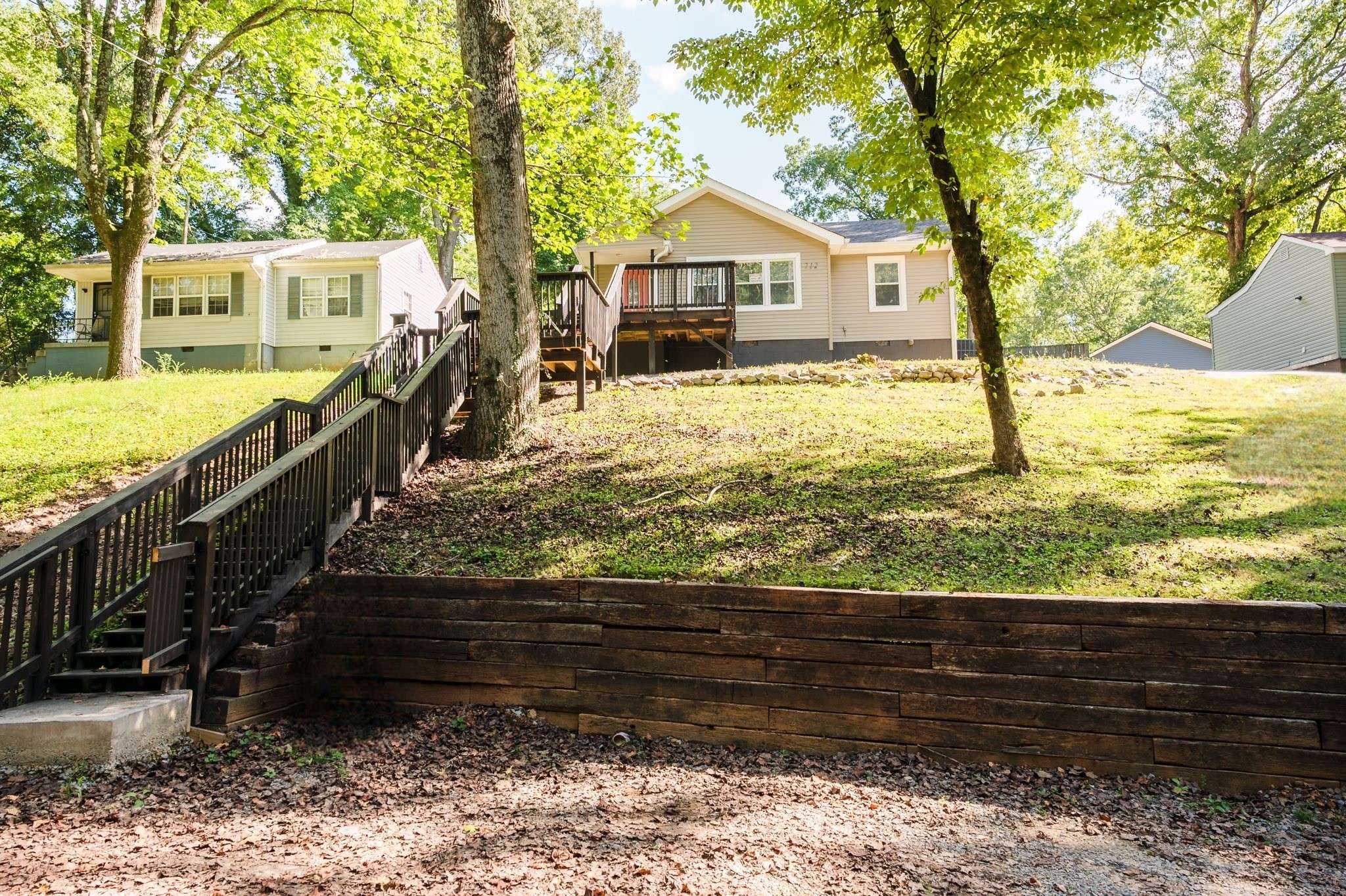 712 Woodlawn Dr, Clarksville, TN 37040