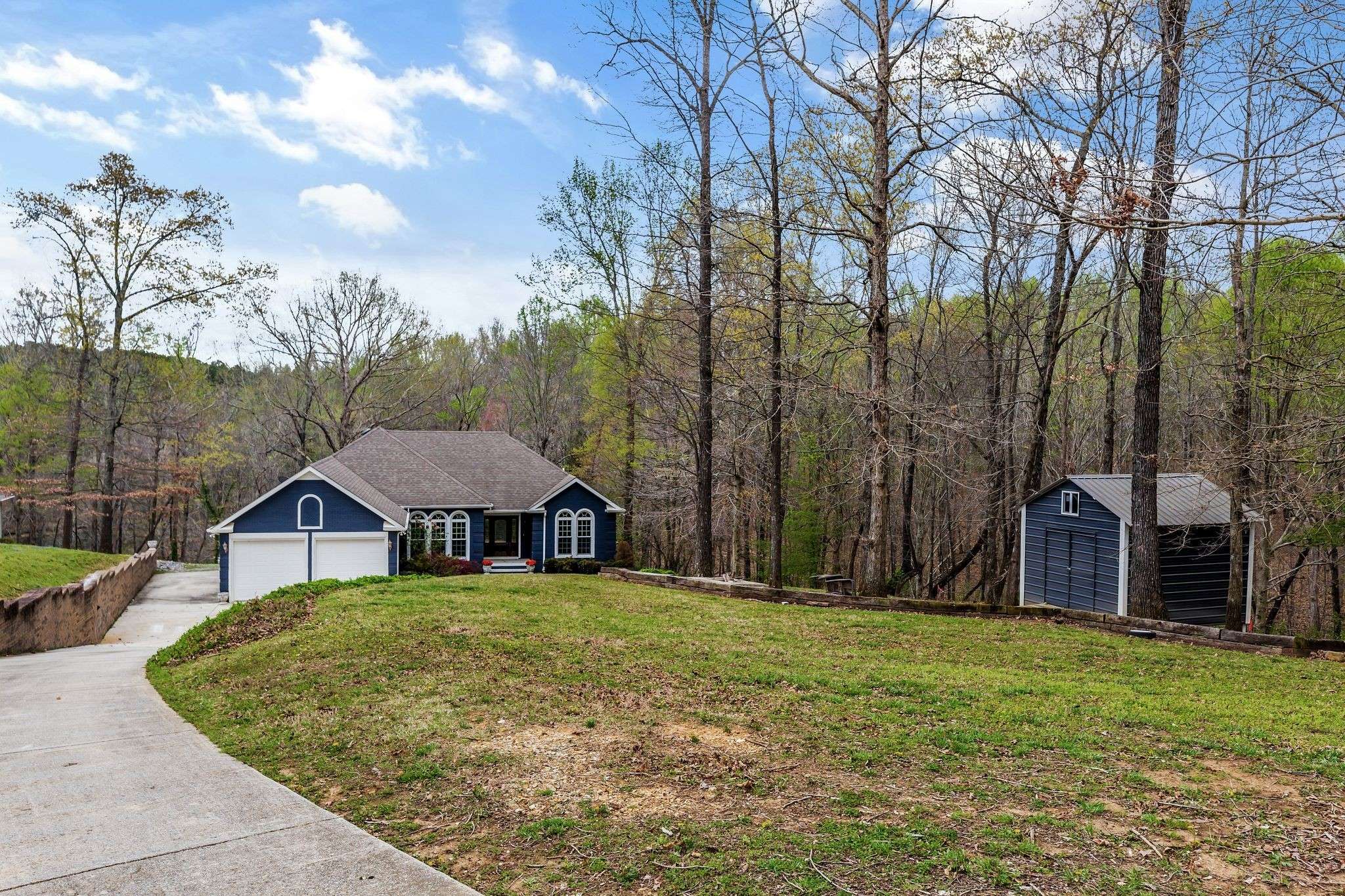 282 Owl Hollow Ln, Winchester, TN 37398