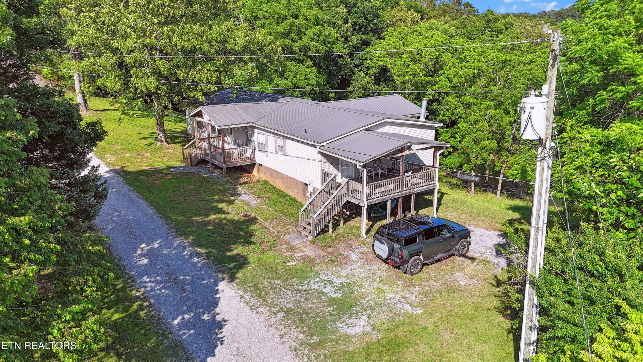 1366 Paradise Lane, Dandridge, TN 37725