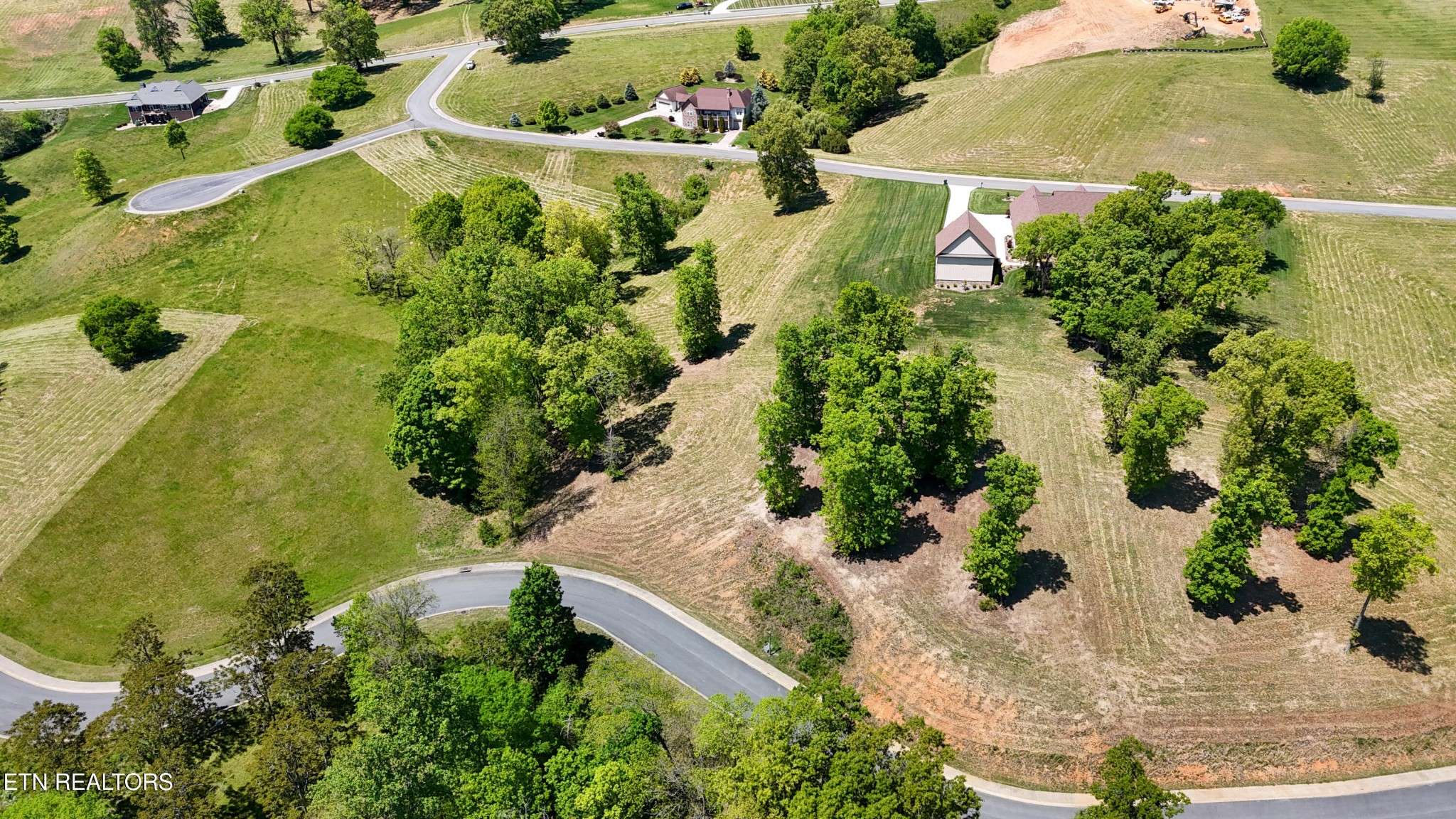 2069 Edgewater Sounds, Morristown, TN 37814