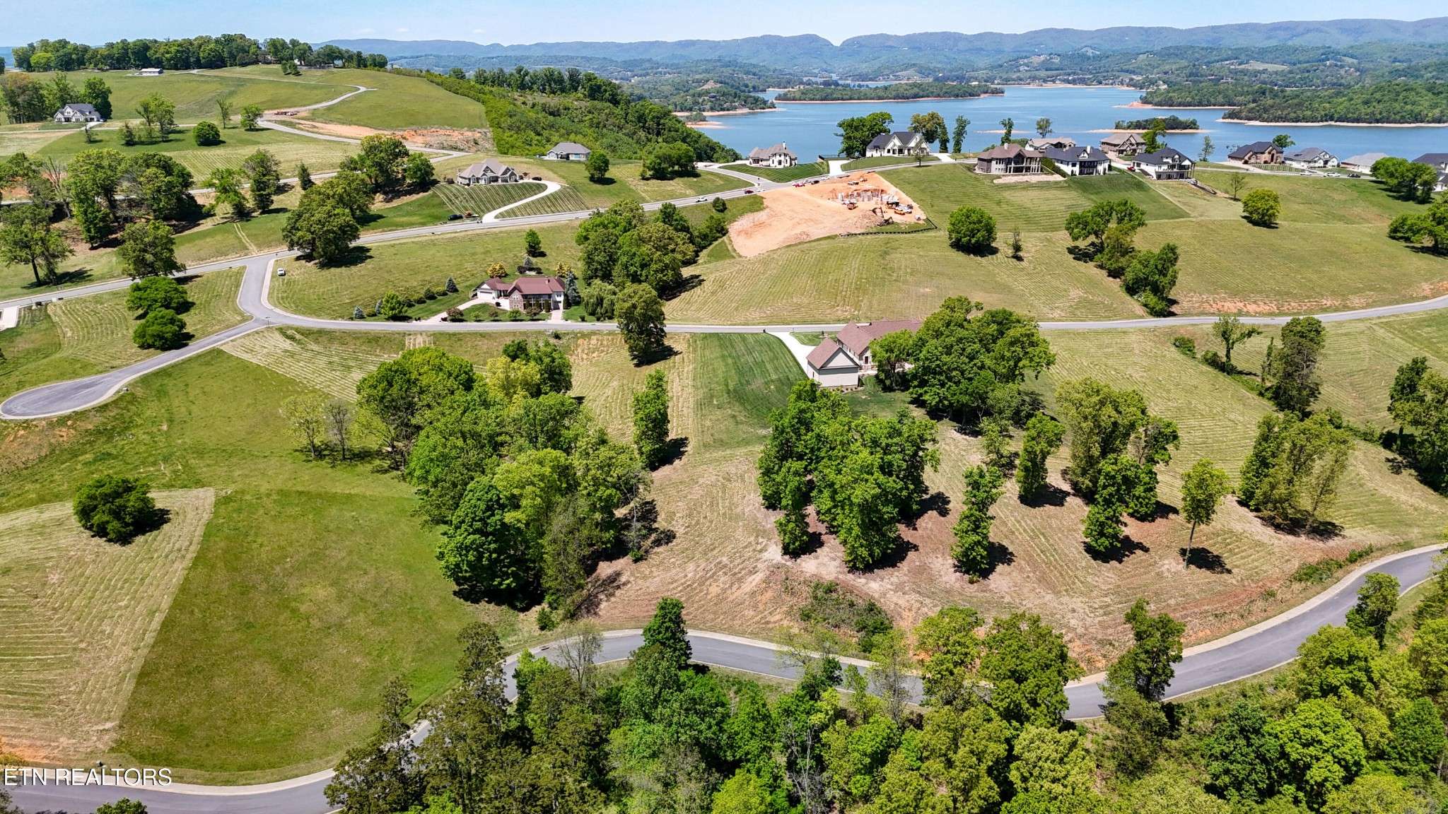 2069 Edgewater Sounds, Morristown, TN 37814