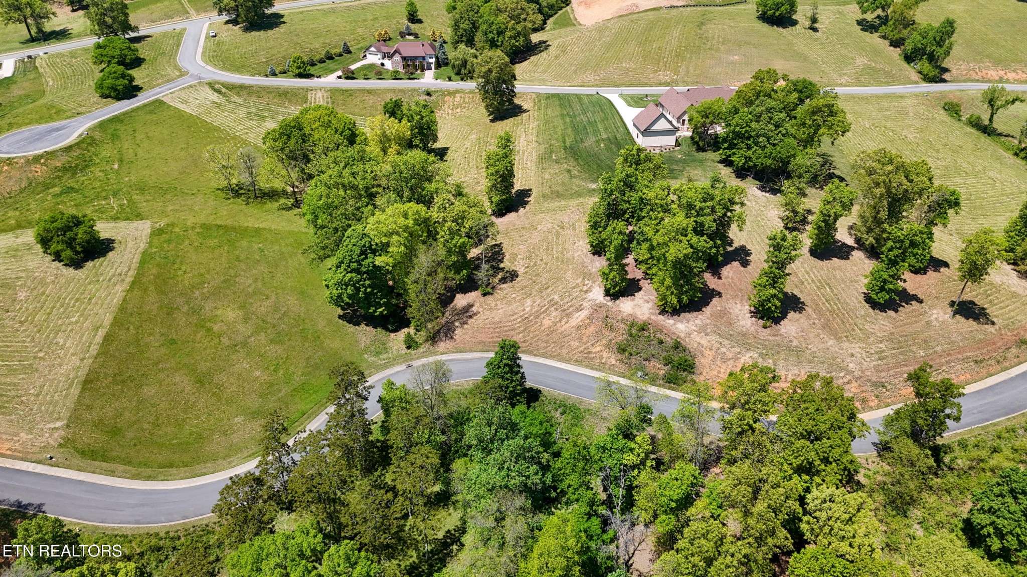 2069 Edgewater Sounds, Morristown, TN 37814