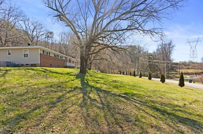 930 Runyan Dr, Chattanooga, TN 37405