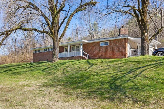 930 Runyan Dr, Chattanooga, TN 37405