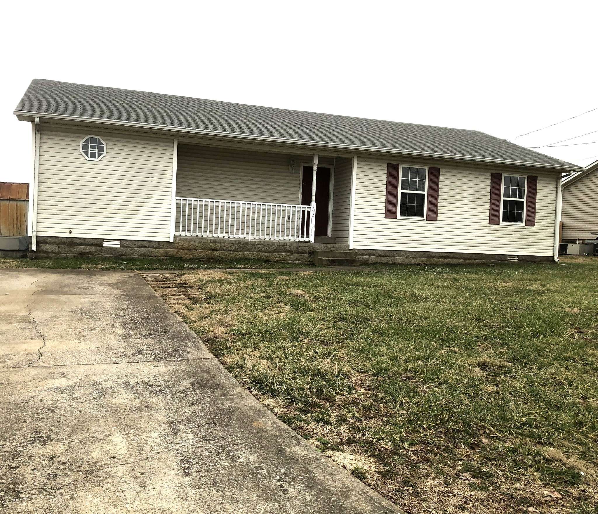 103 Sidney Ct, Oak Grove, KY 42262