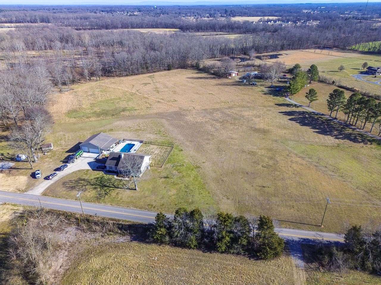 182 Old Camargo Rd, Fayetteville, TN 37334