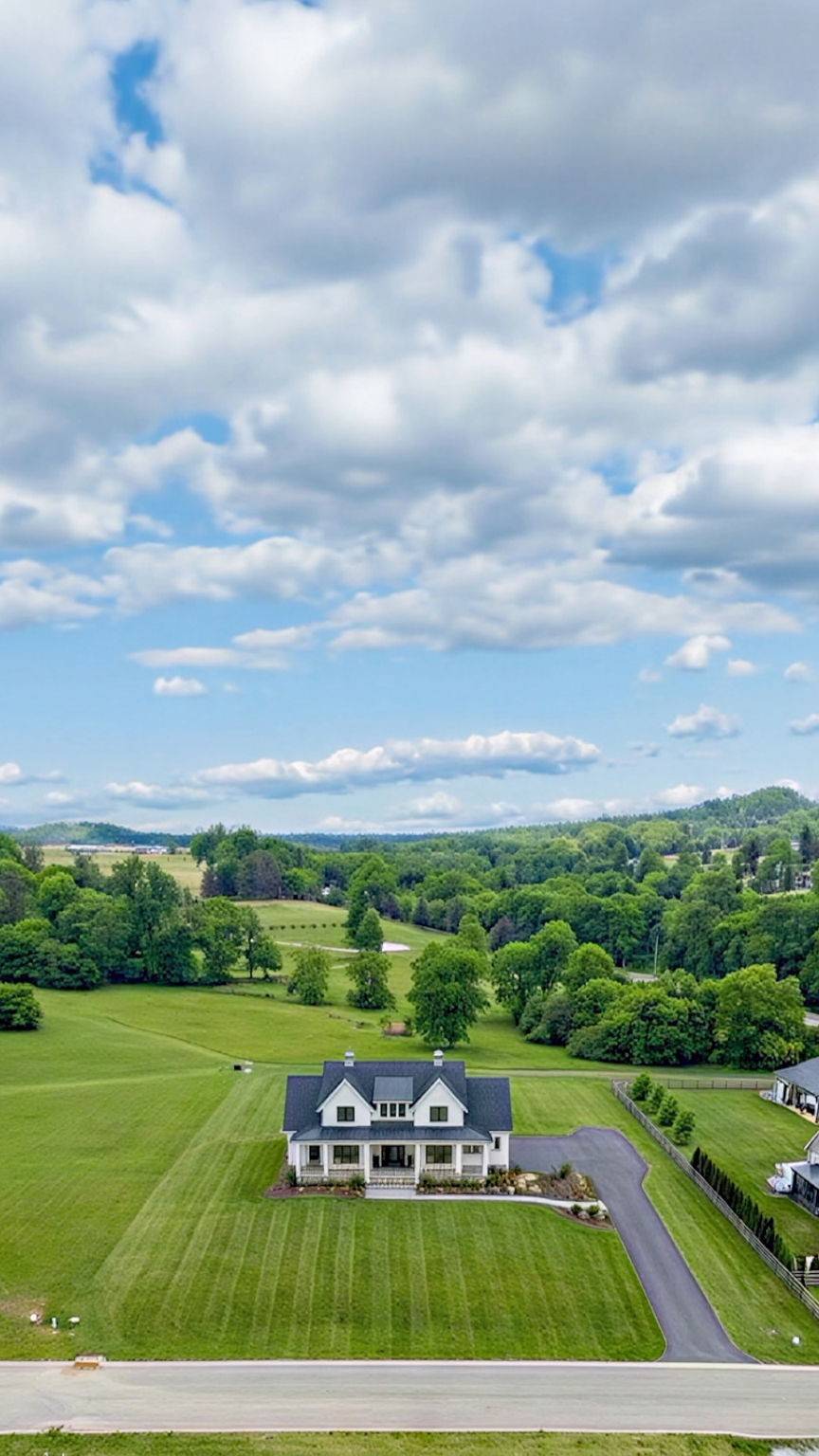 102 Heirloom Ln, Columbia, TN 38401