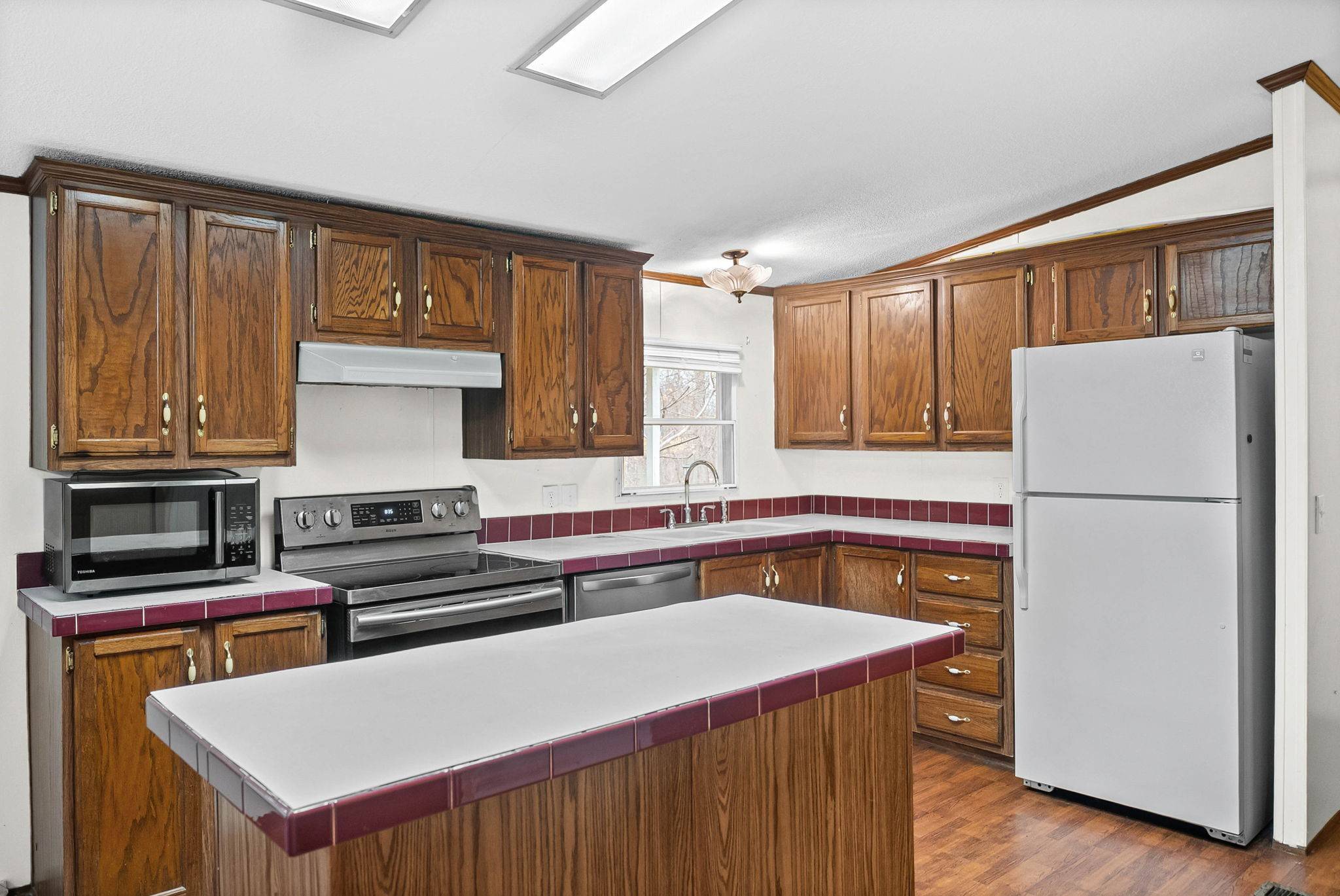 5120 Roaring Springs Rd, Cadiz, KY 42211