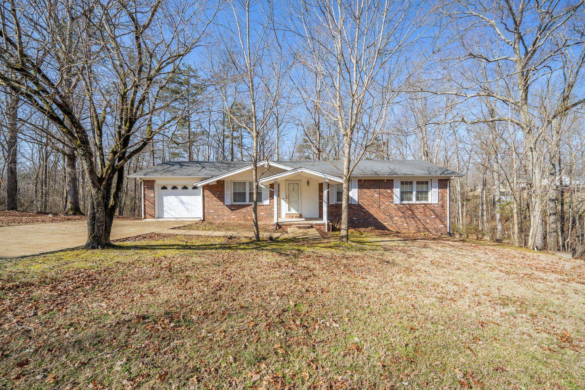 705 HURRICANE HILL DR, Waynesboro, TN 38485