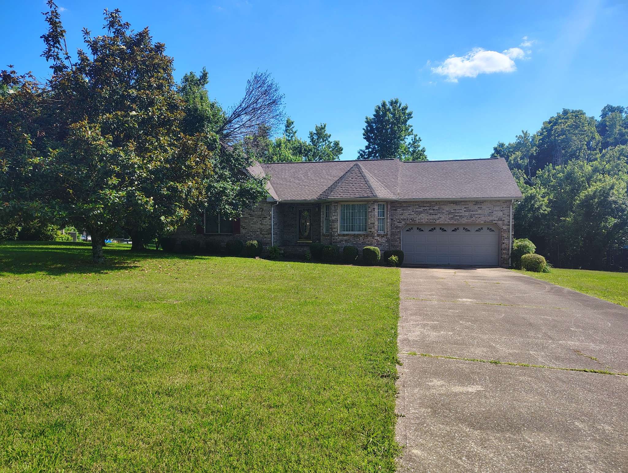 29 Bluebird Ln, Lafayette, TN 37083
