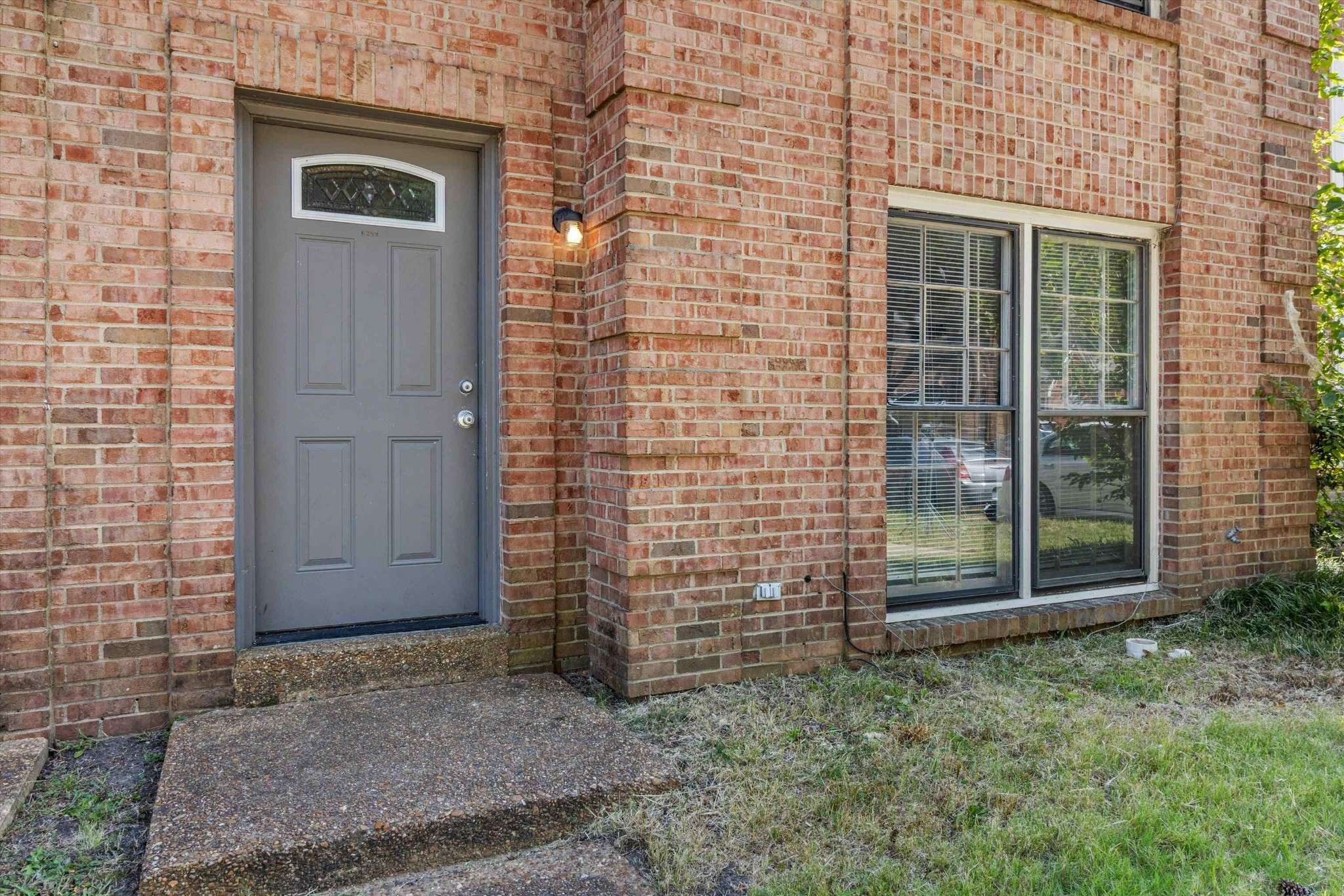 6289 KIRBY DOWNS DR, Memphis, TN 38115
