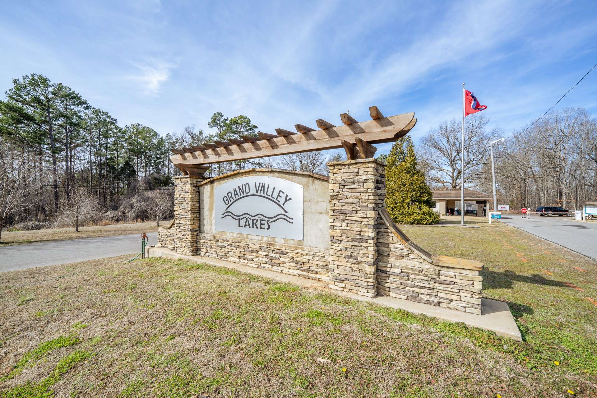 1449 Fairway Dr, Saulsbury, TN 38067