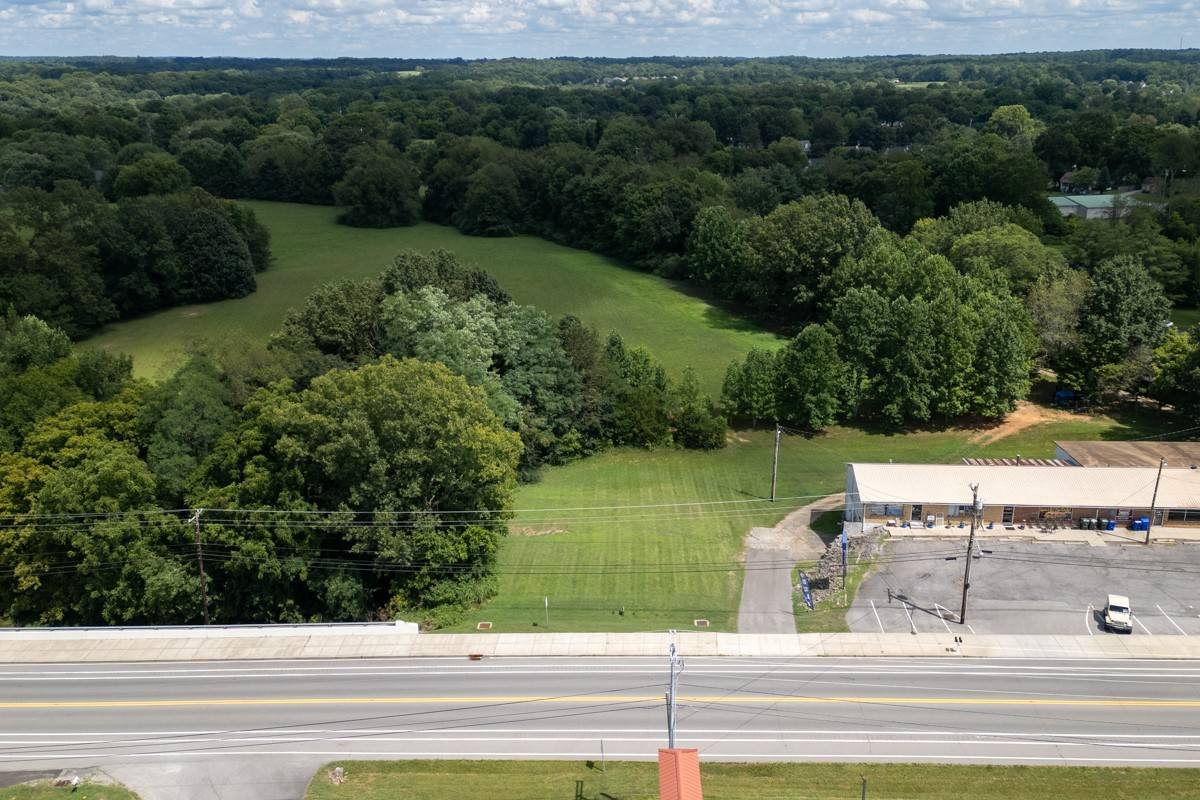 3336 31W Highway, White House, TN 37188