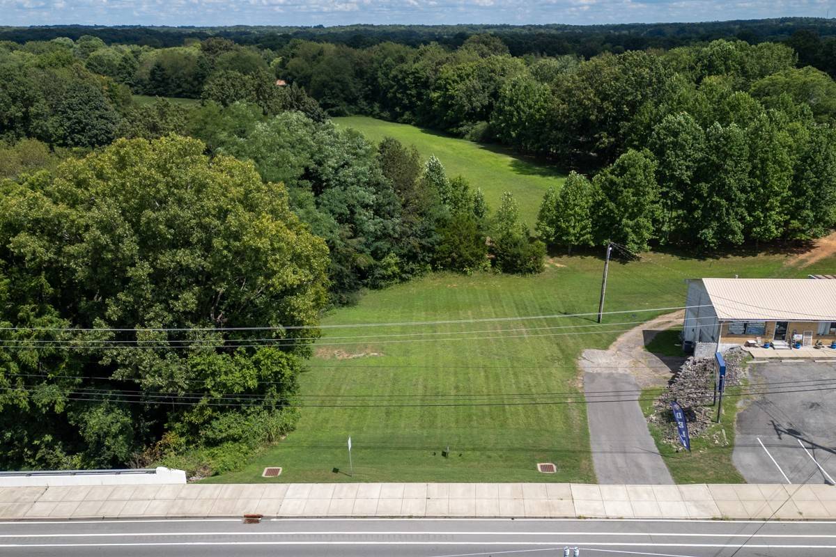 3336 31W Highway, White House, TN 37188