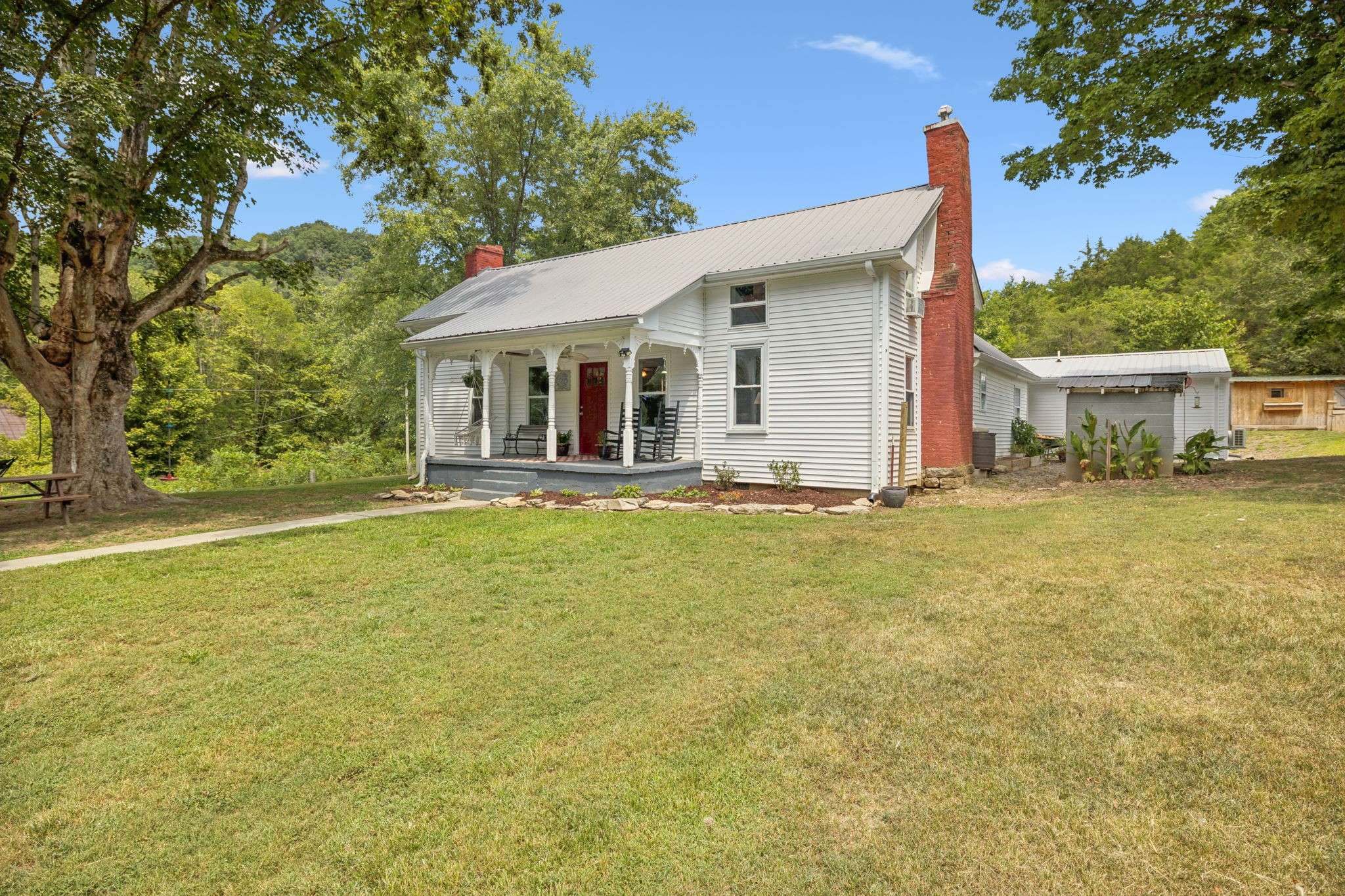860 Golden Hollow Rd, Dixon Springs, TN 37057