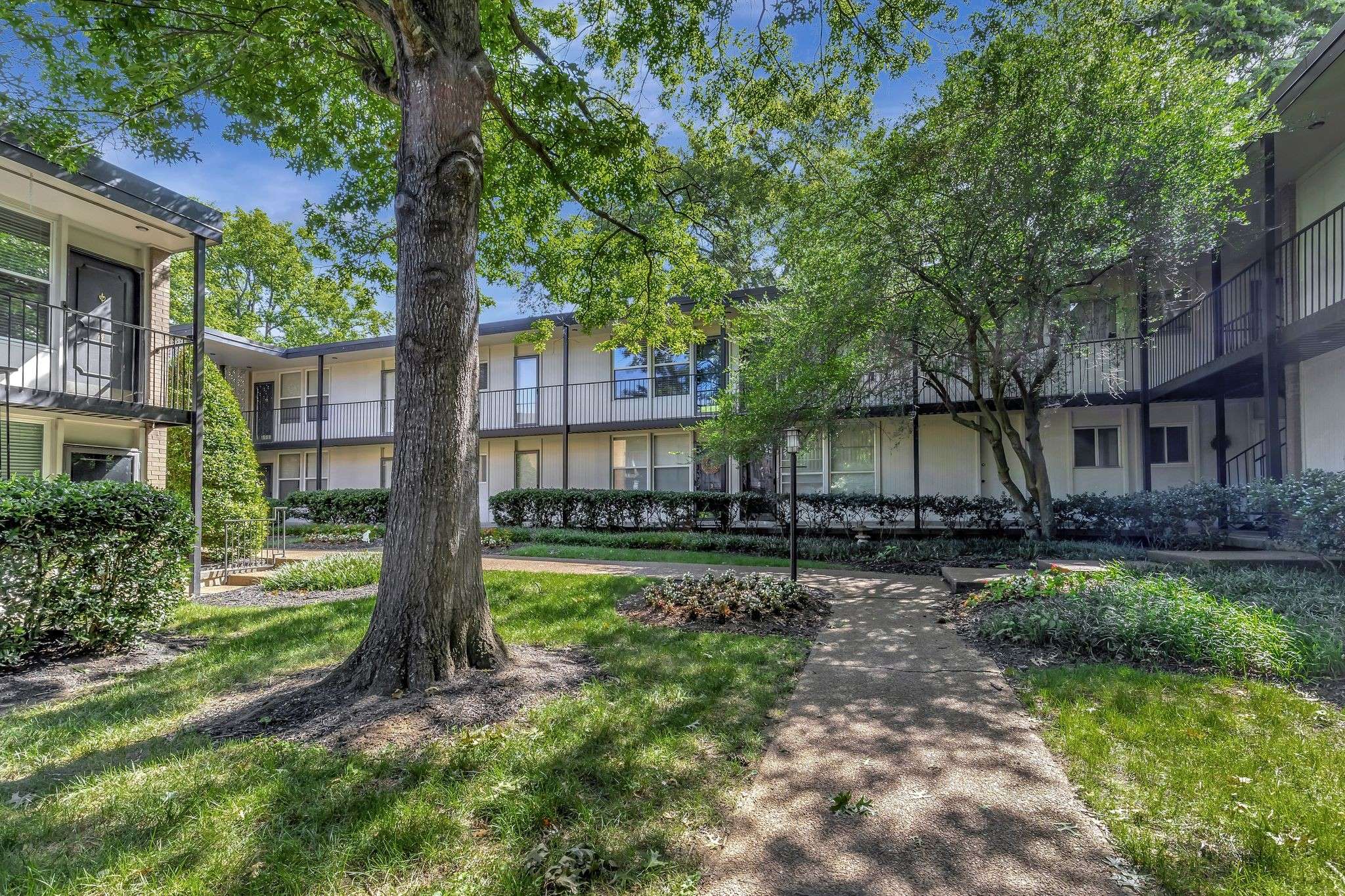 3831 West End Ave #32, Nashville, TN 37205