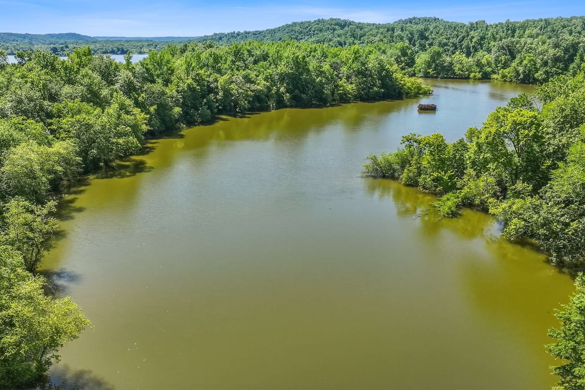 508 Lakeside Dr, Linden, TN 37096