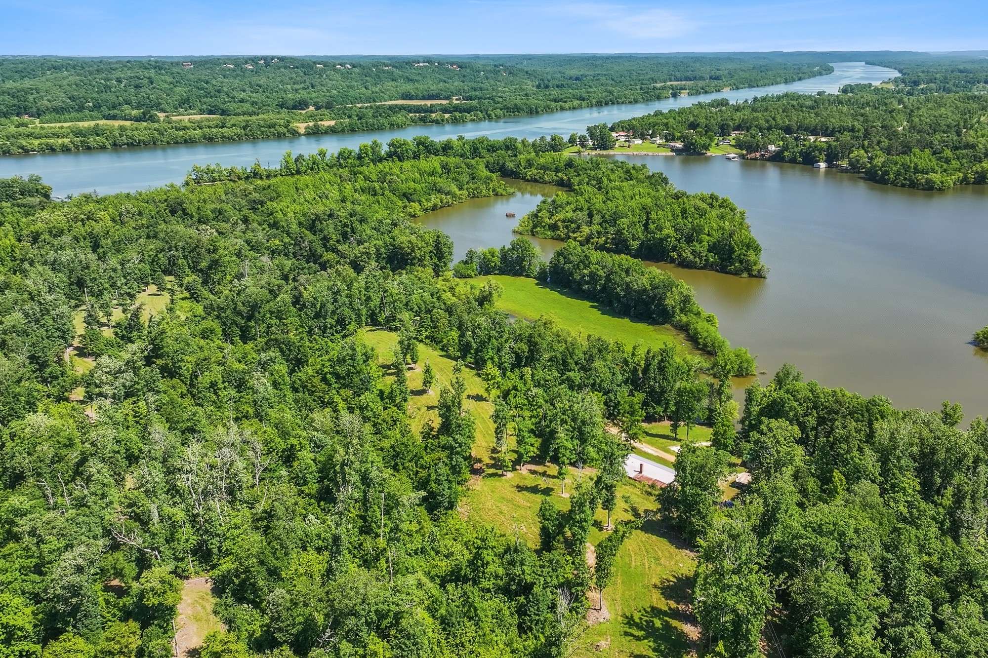 508 Lakeside Dr, Linden, TN 37096