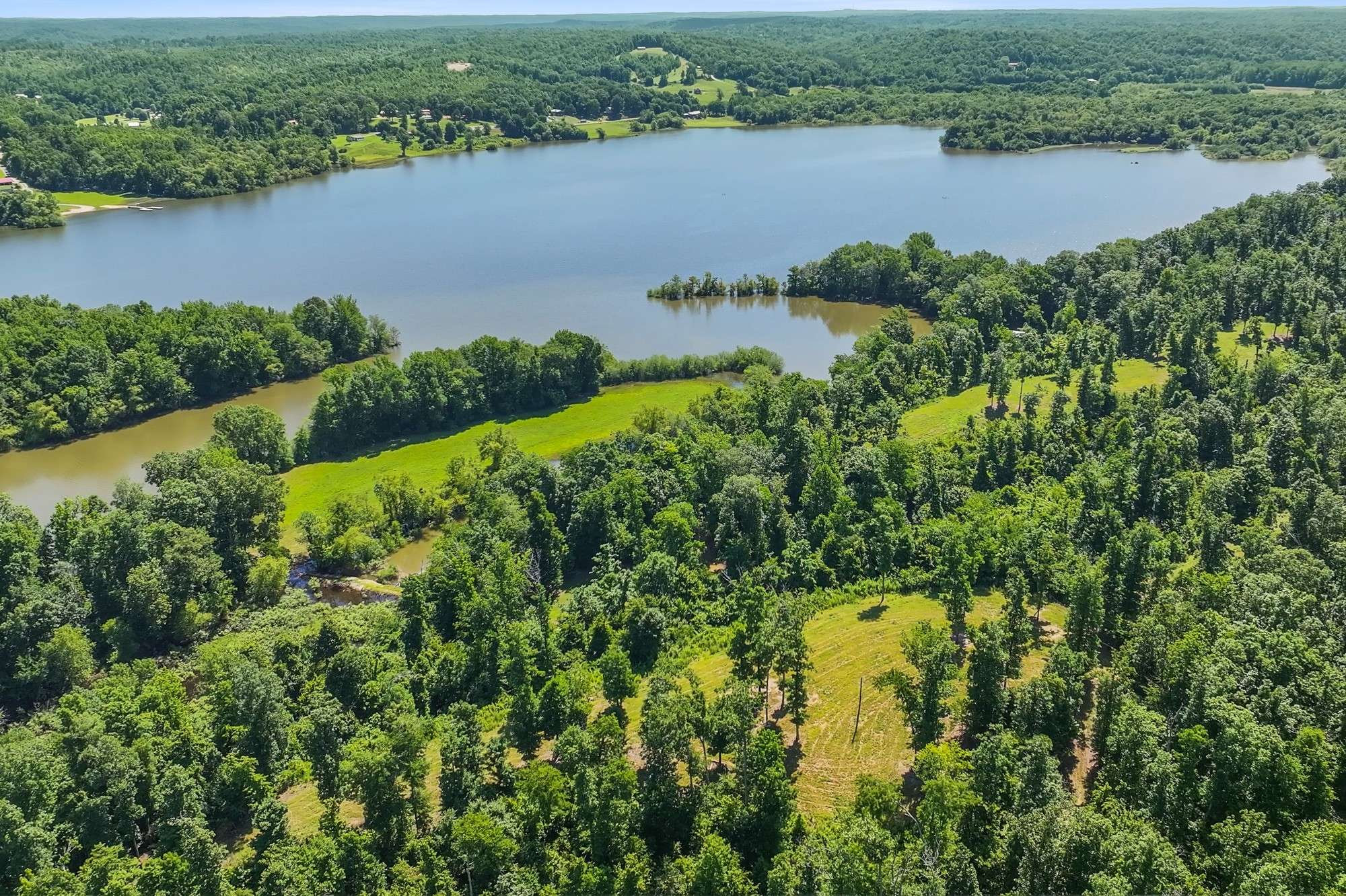 508 Lakeside Dr, Linden, TN 37096