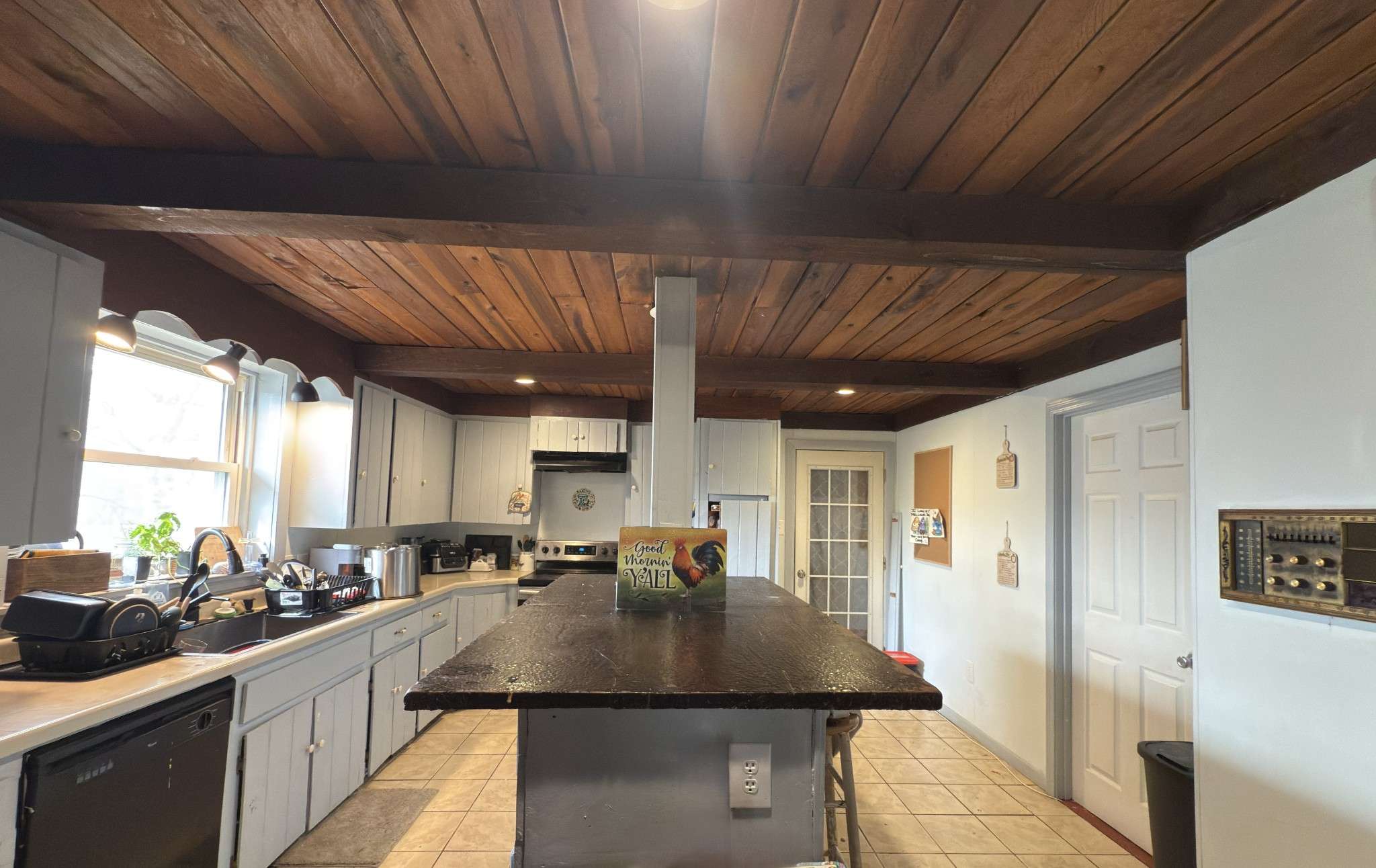496 Rockhouse Rd, Hohenwald, TN 38462