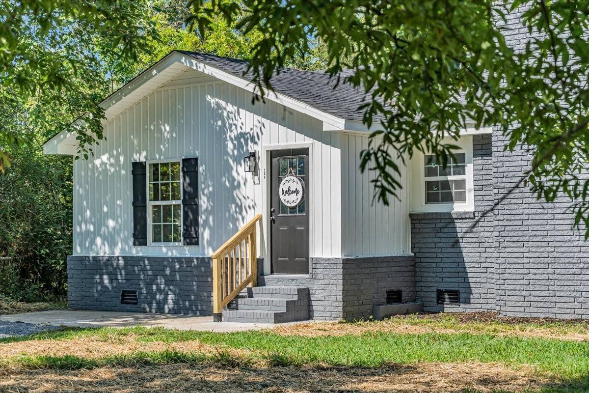 208 Bragg Cir, Tullahoma, TN 37388
