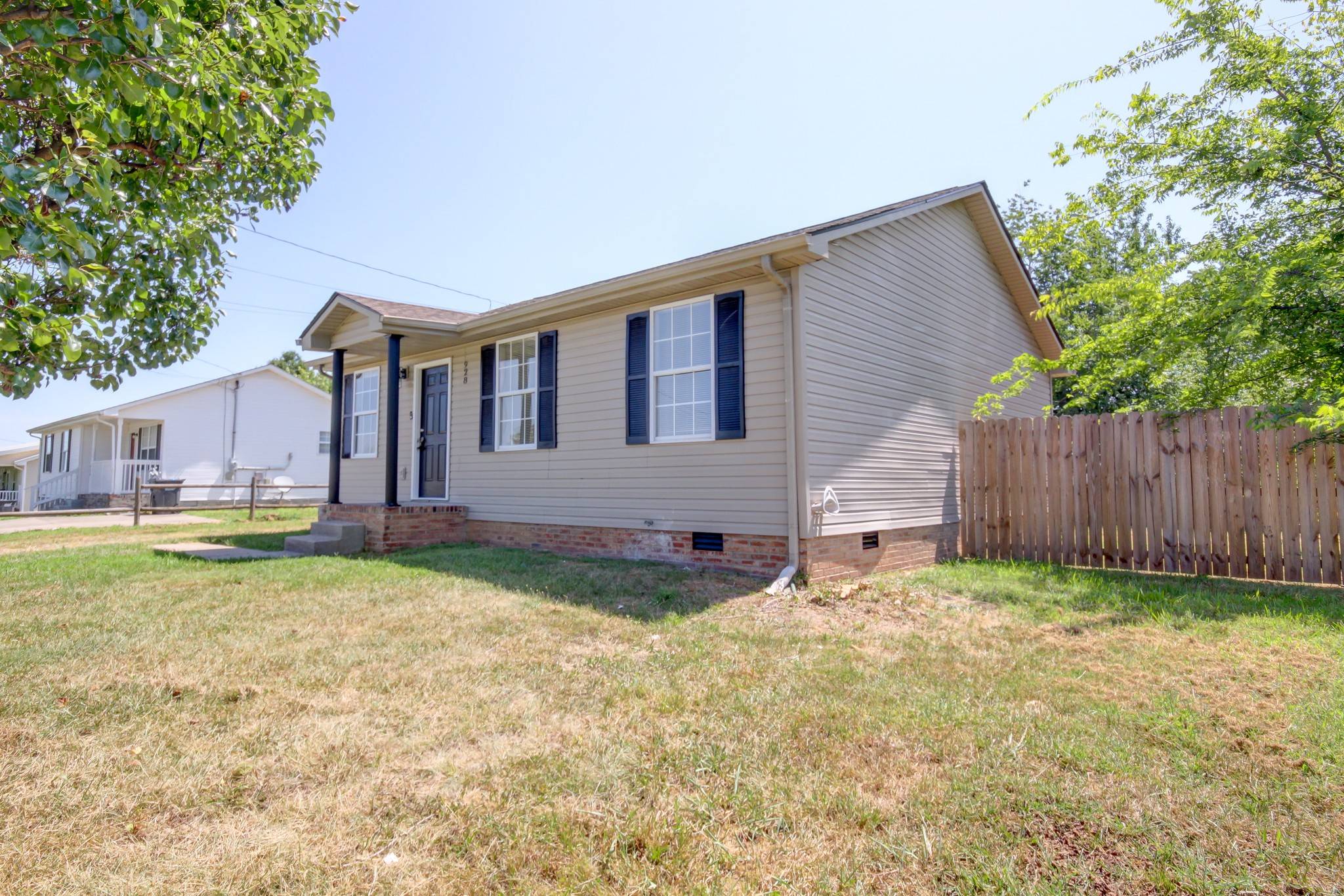 928 Van Buren Ave, Oak Grove, KY 42262
