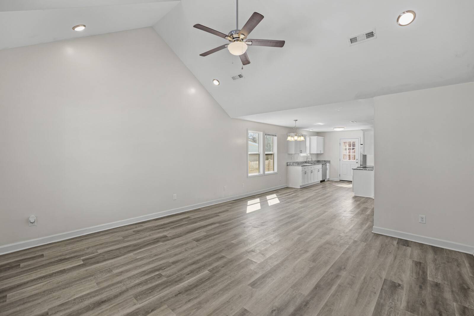 294 Morton Ave, Gallatin, TN 37066