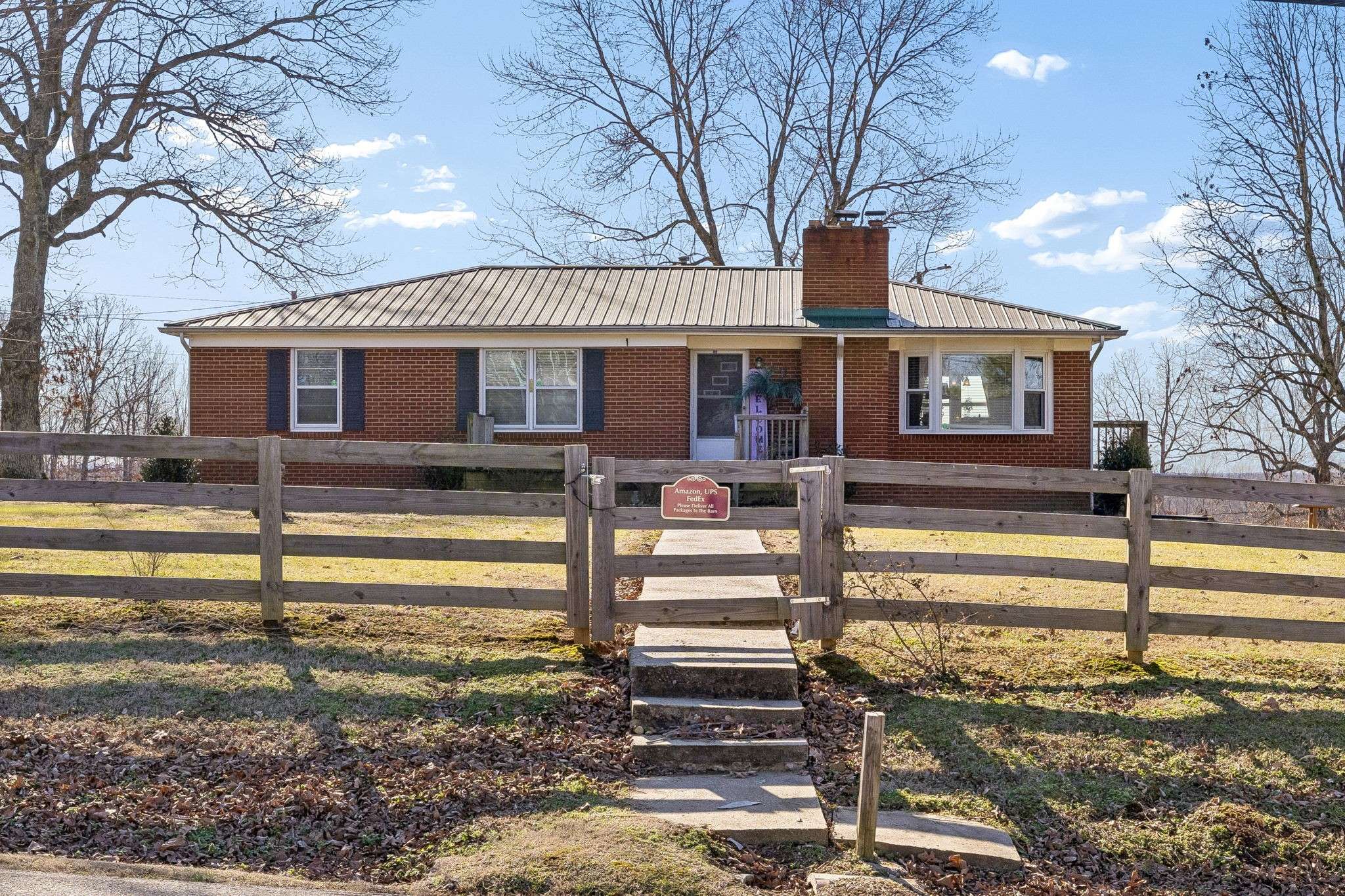 155 W Piney Rd, Dickson, TN 37055