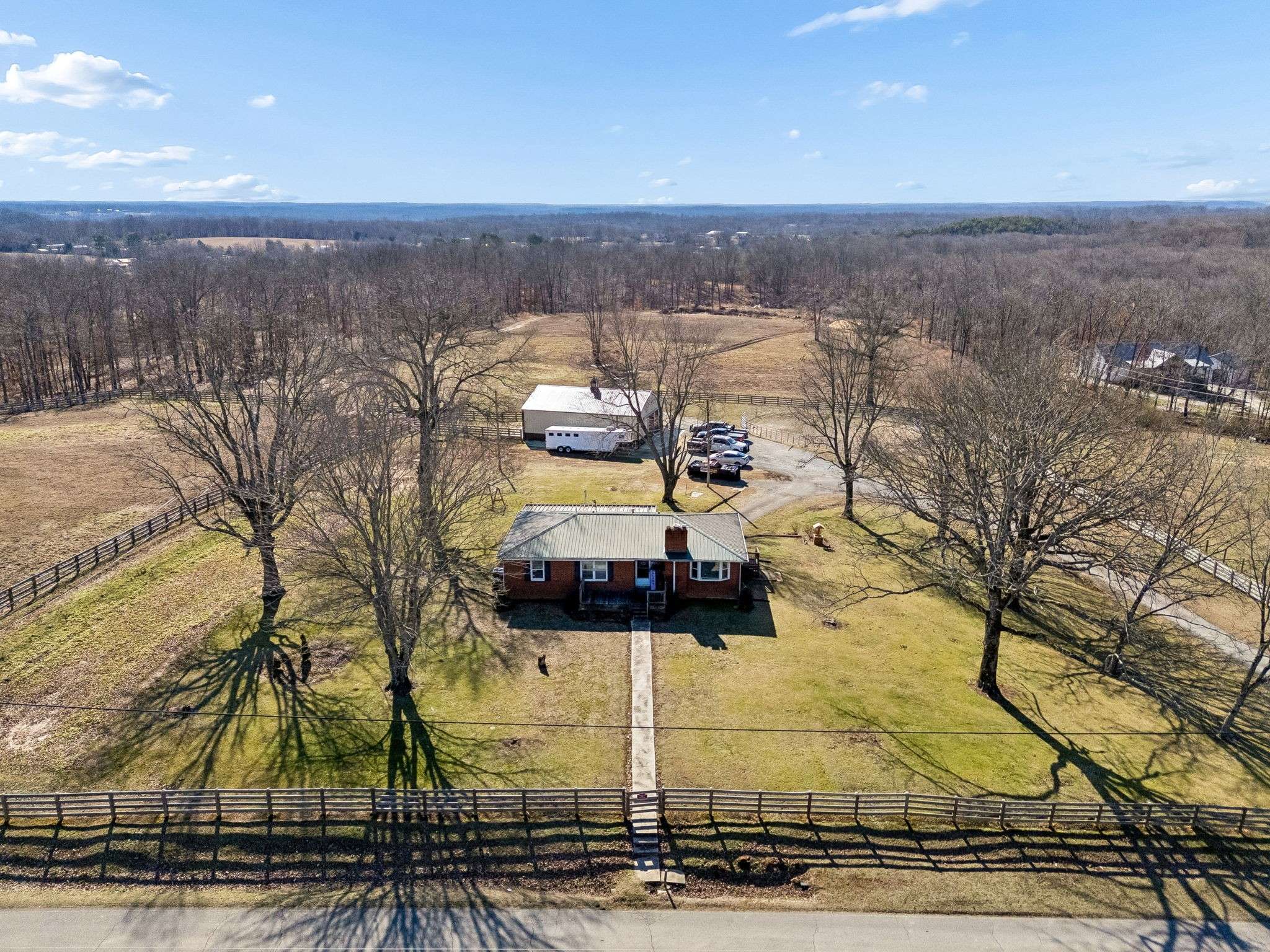 155 W Piney Rd, Dickson, TN 37055