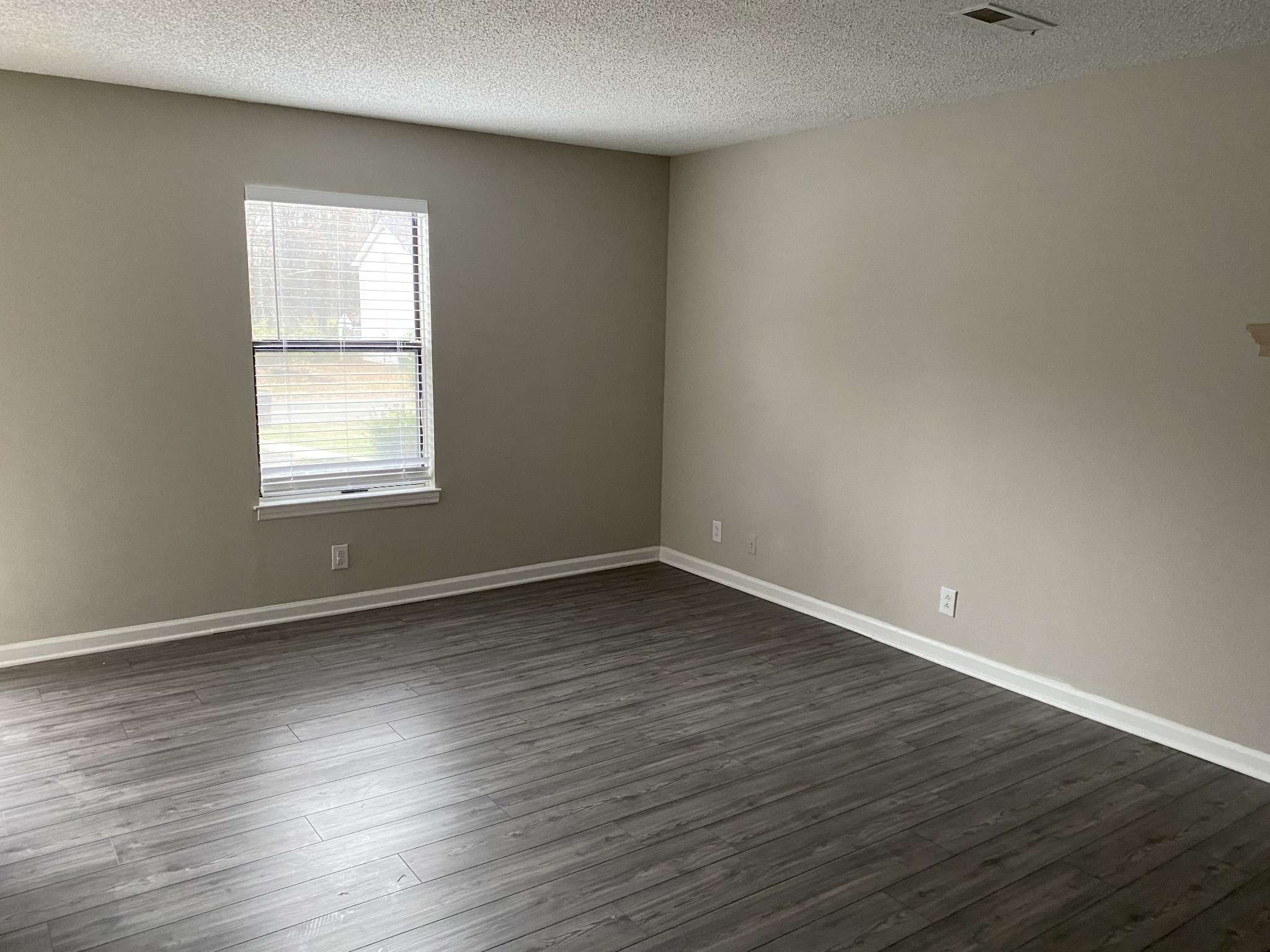 151 Edgewood Dr, Hendersonville, TN 37075