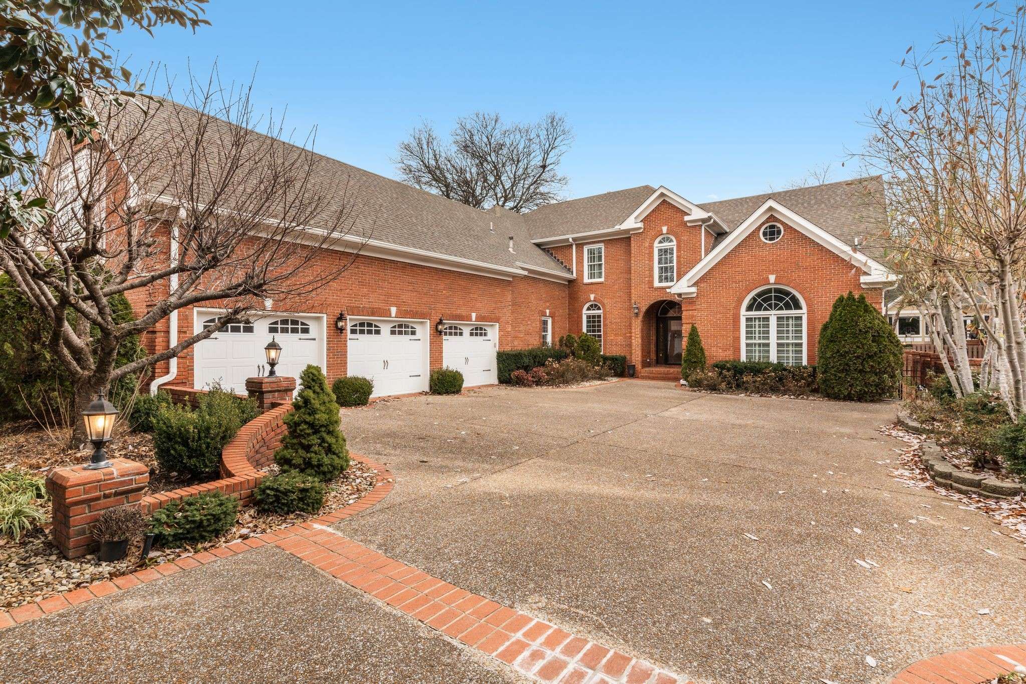 126 N Country Club Dr, Hendersonville, TN 37075