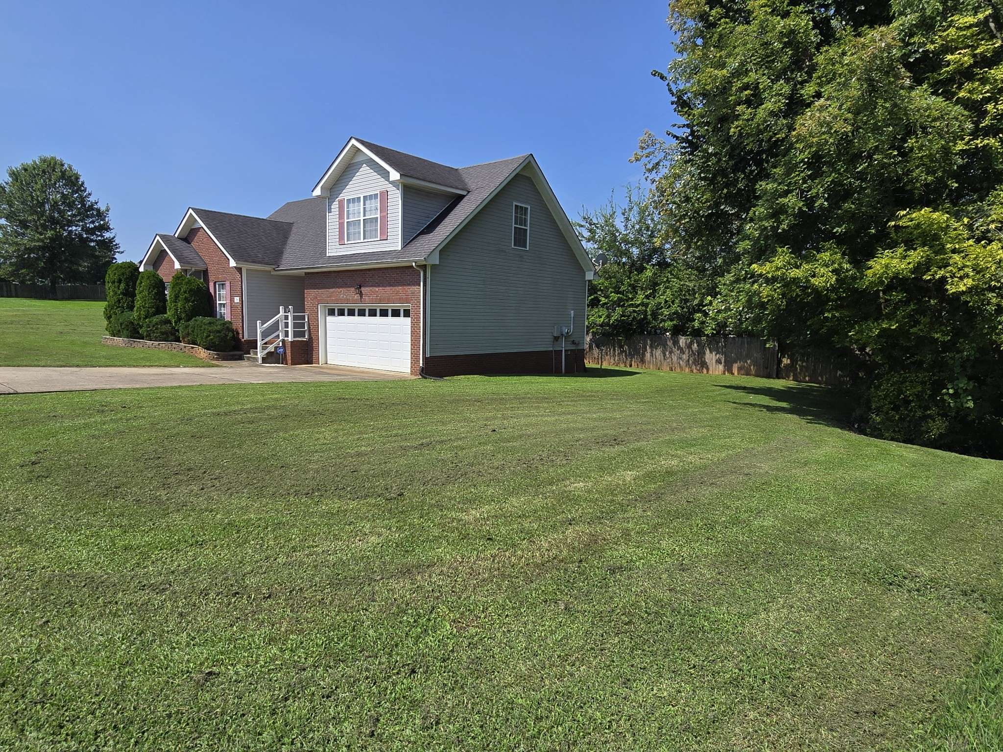 3700 Wheatfield Ln, Clarksville, TN 37040