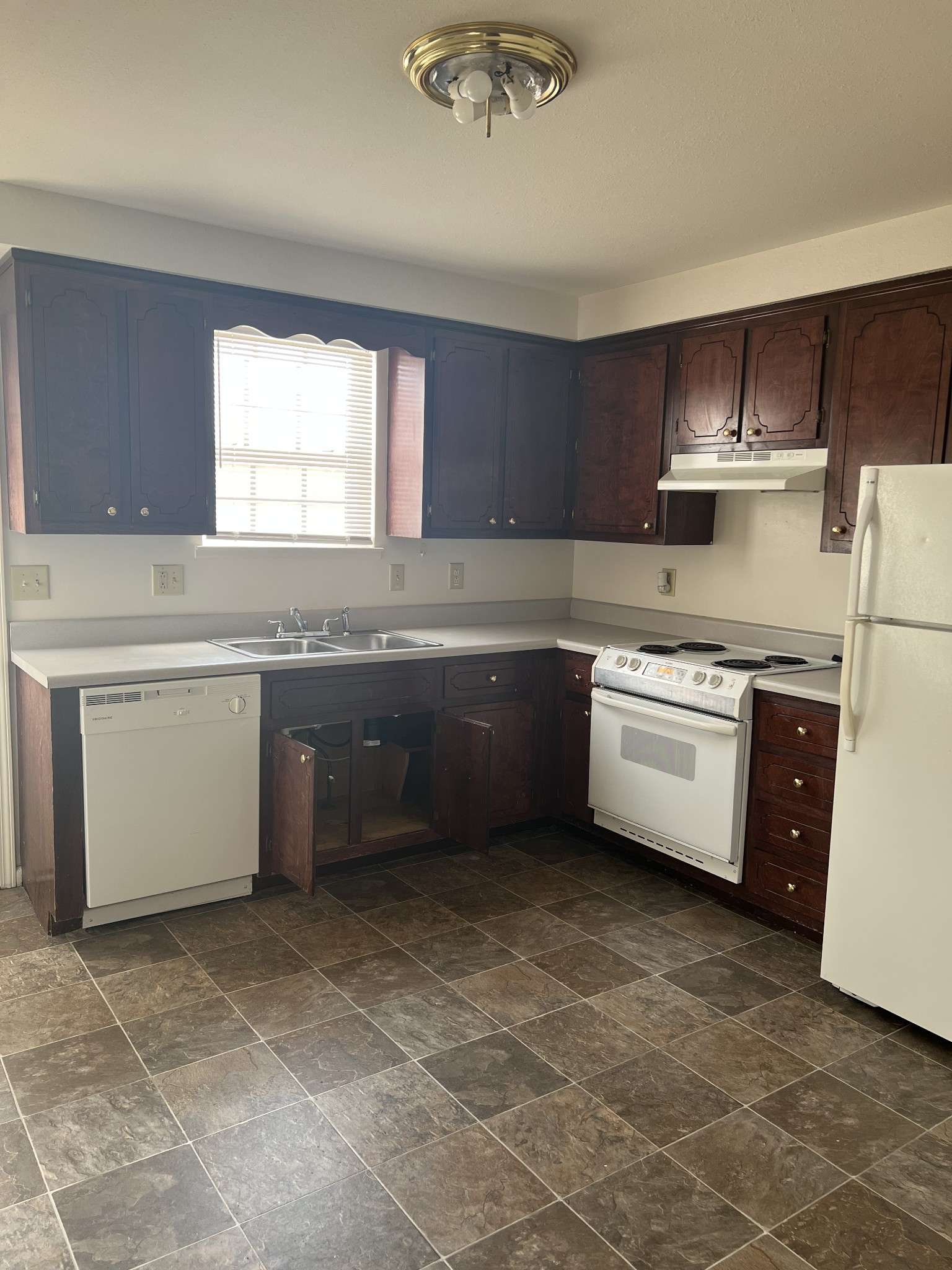 551 Syracuse Dr #B, Clarksville, TN 37042