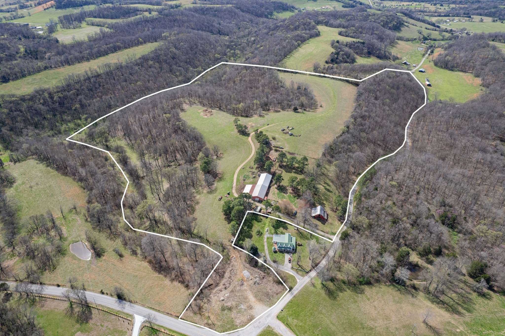 2675 Red Nix Rd, Cornersville, TN 37047