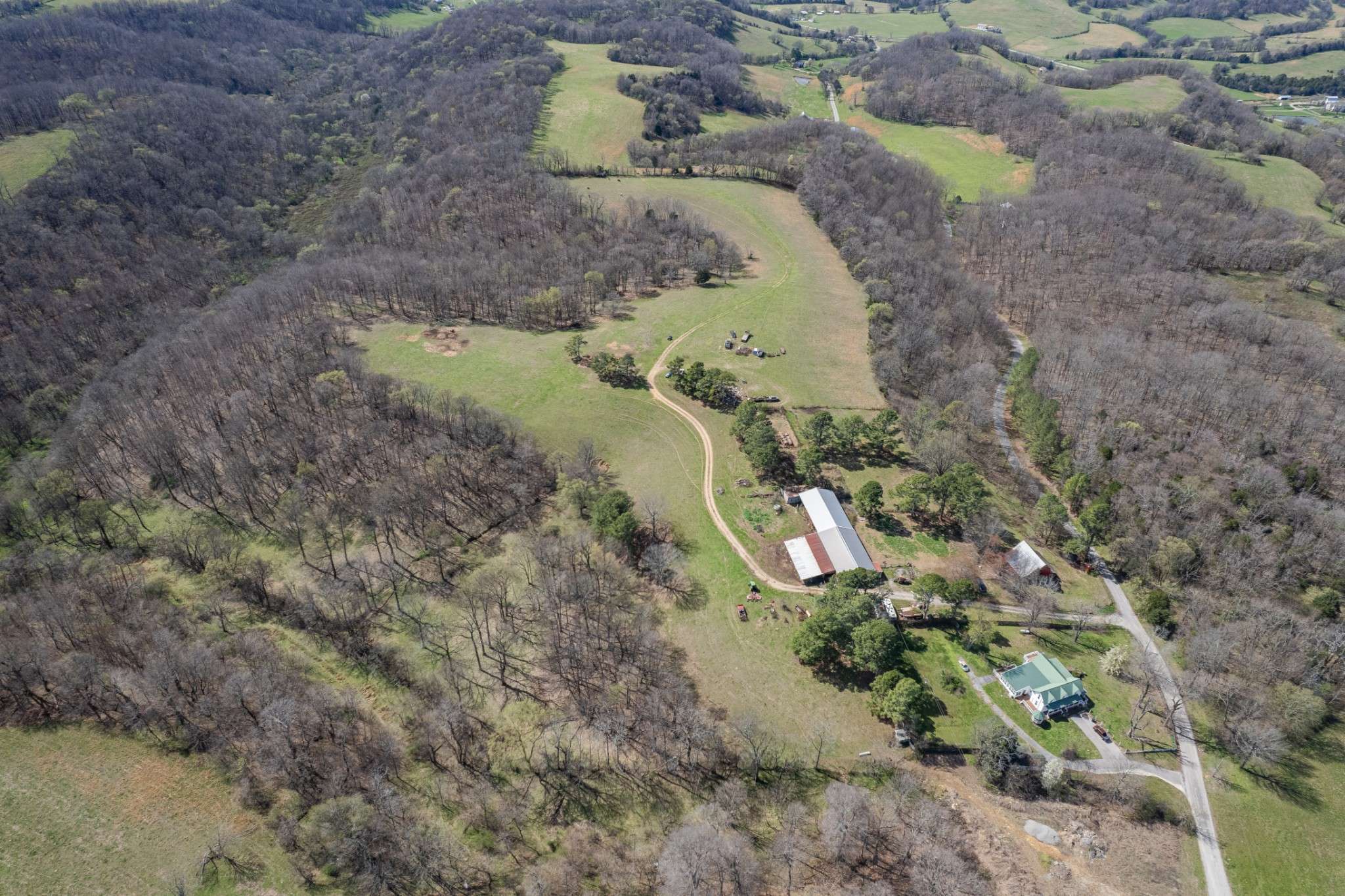 2675 Red Nix Rd, Cornersville, TN 37047