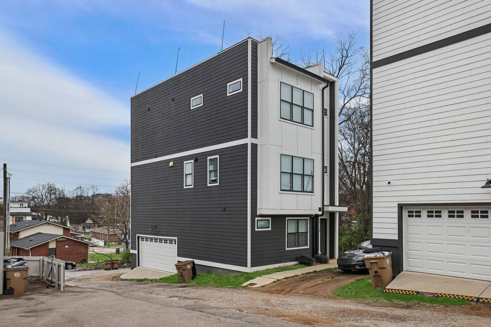1813B Hermosa St, Nashville, TN 37208