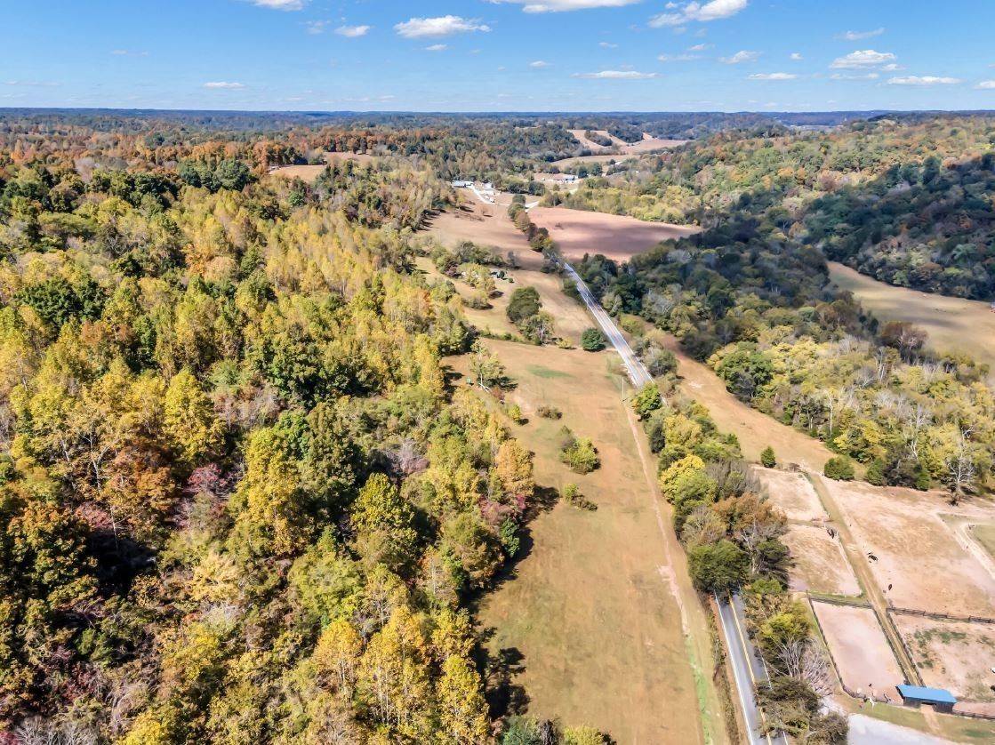 13581 Campbellsville Rd, Lynnville, TN 38472