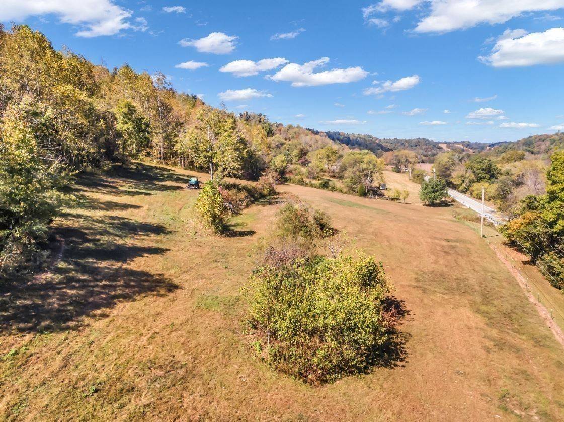 13581 Campbellsville Rd, Lynnville, TN 38472