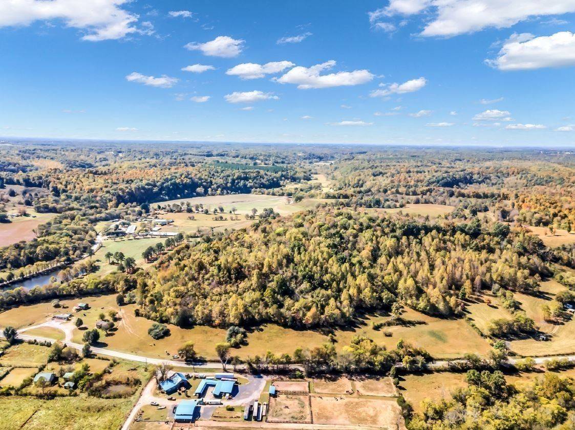 13581 Campbellsville Rd, Lynnville, TN 38472