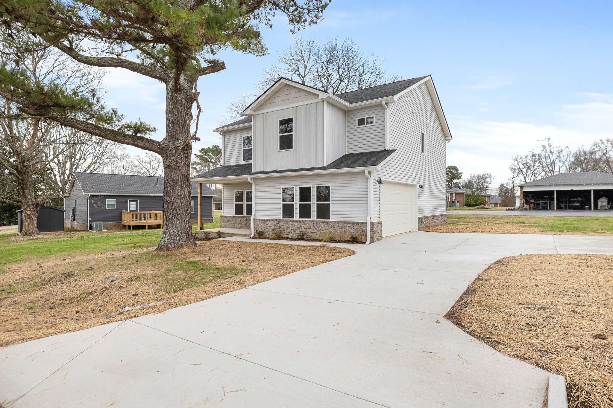 101 Hilltop Dr, Columbia, TN 38401
