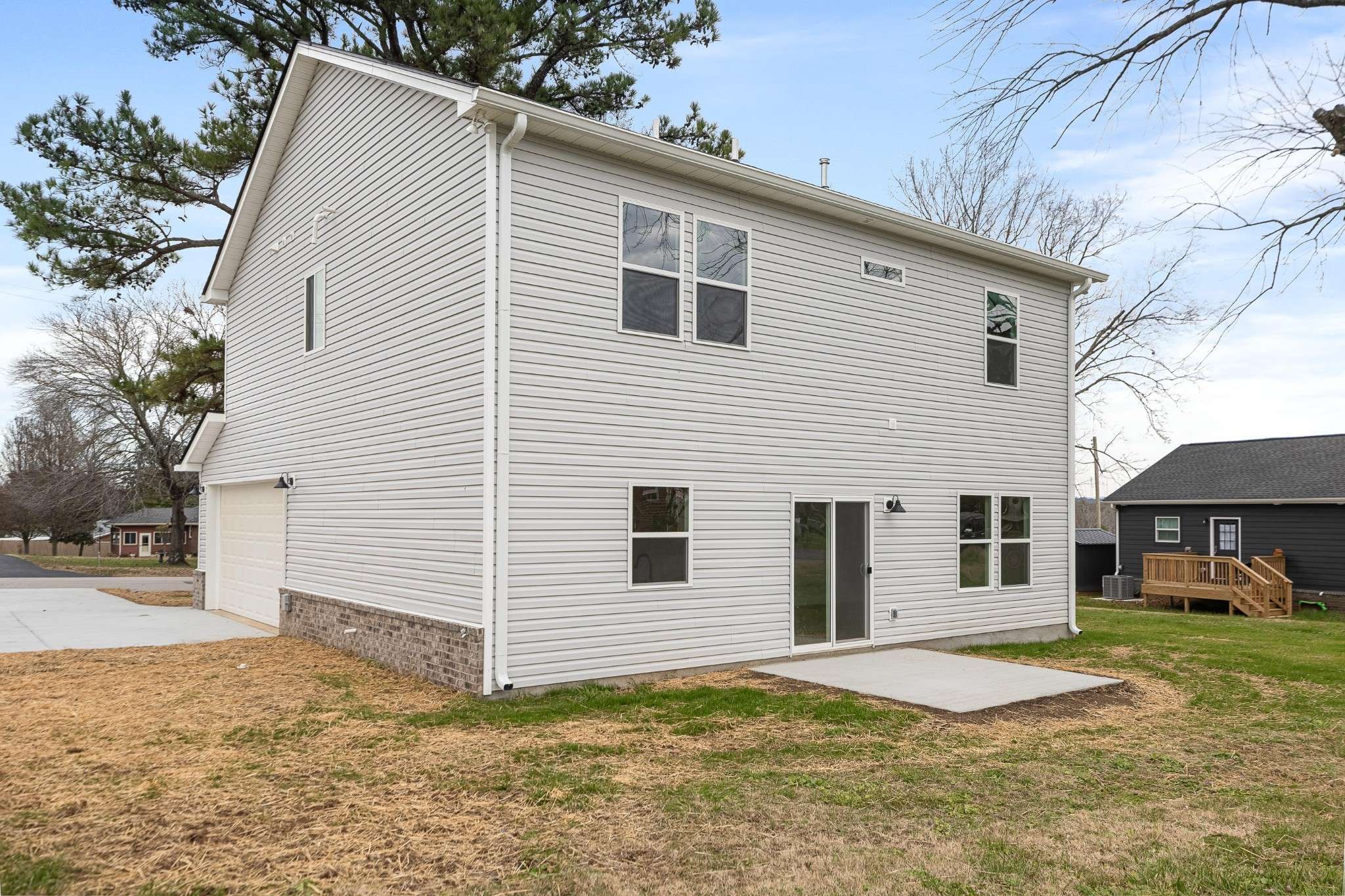 101 Hilltop Dr, Columbia, TN 38401
